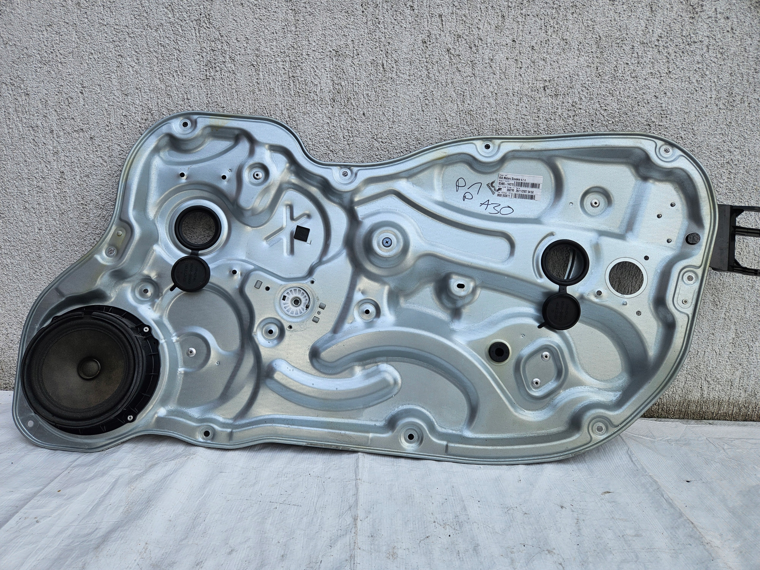 PODNOŚNIK SZYBY PRAWY PRZÓD KIA PROCEED I 07-12