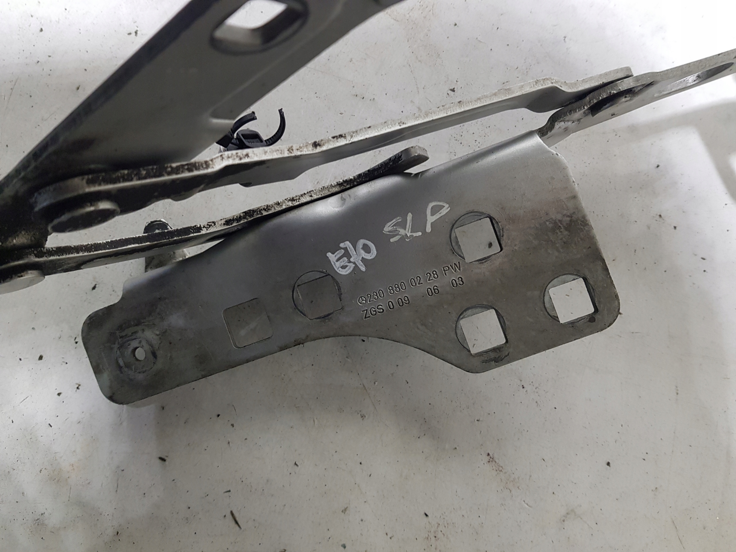 hinge bonnets right MERCEDES SL R230 W230 2308800228