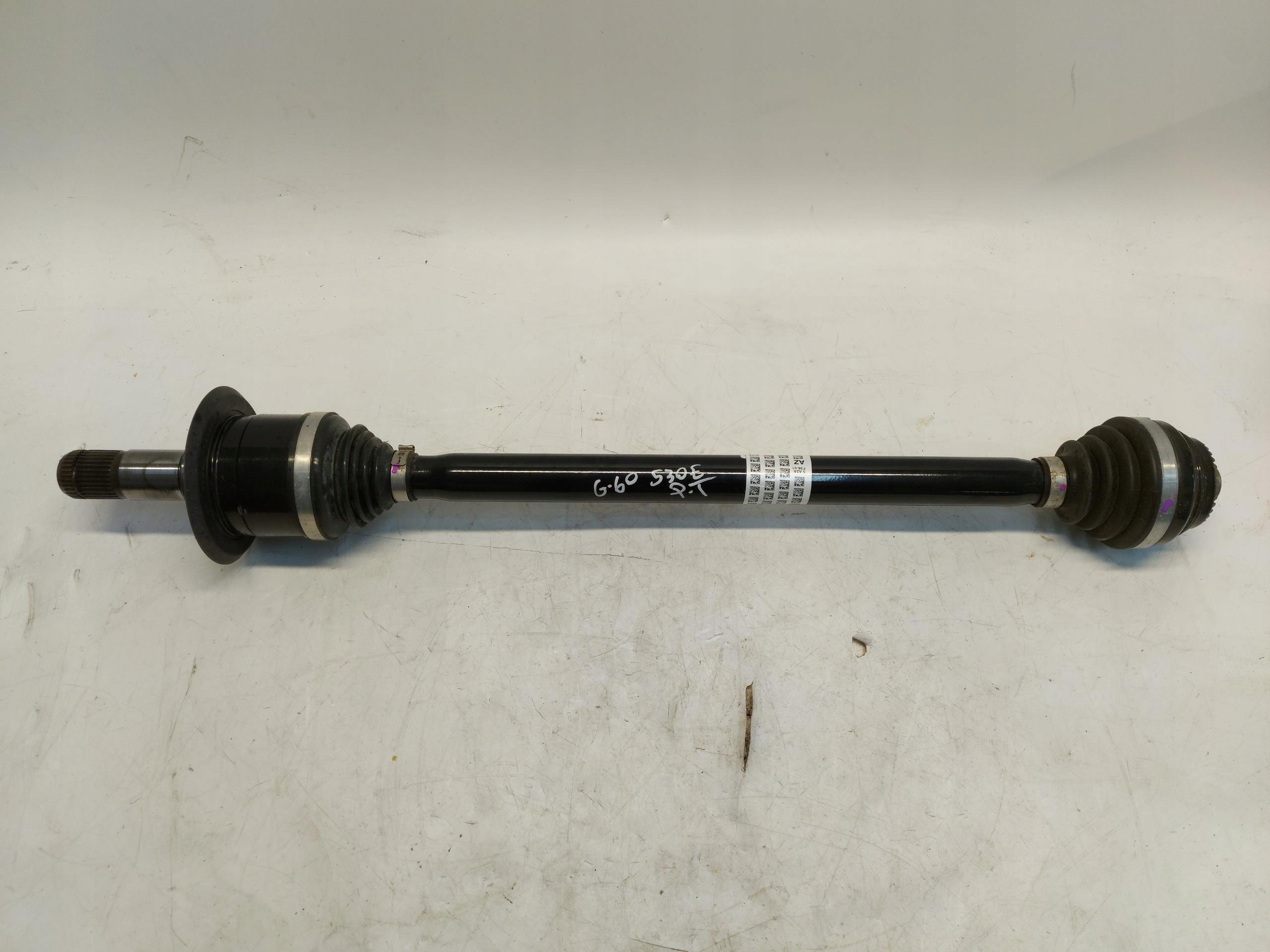 BMW 5 G60 530E x-drive semi-axis rear part right 5A2AF36