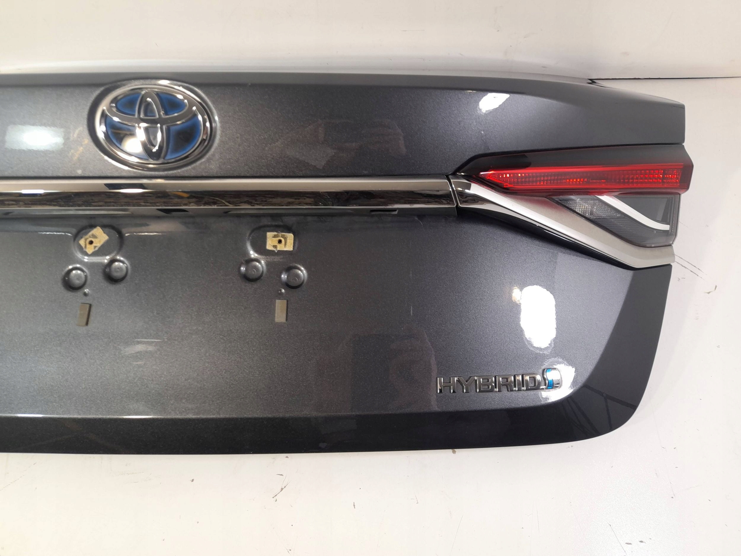 Toyota Corolla E21 sedan trunk door boot (H202)