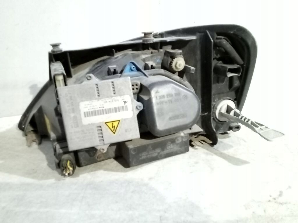 Ford Galaxy MK1 lift light right front front xenon