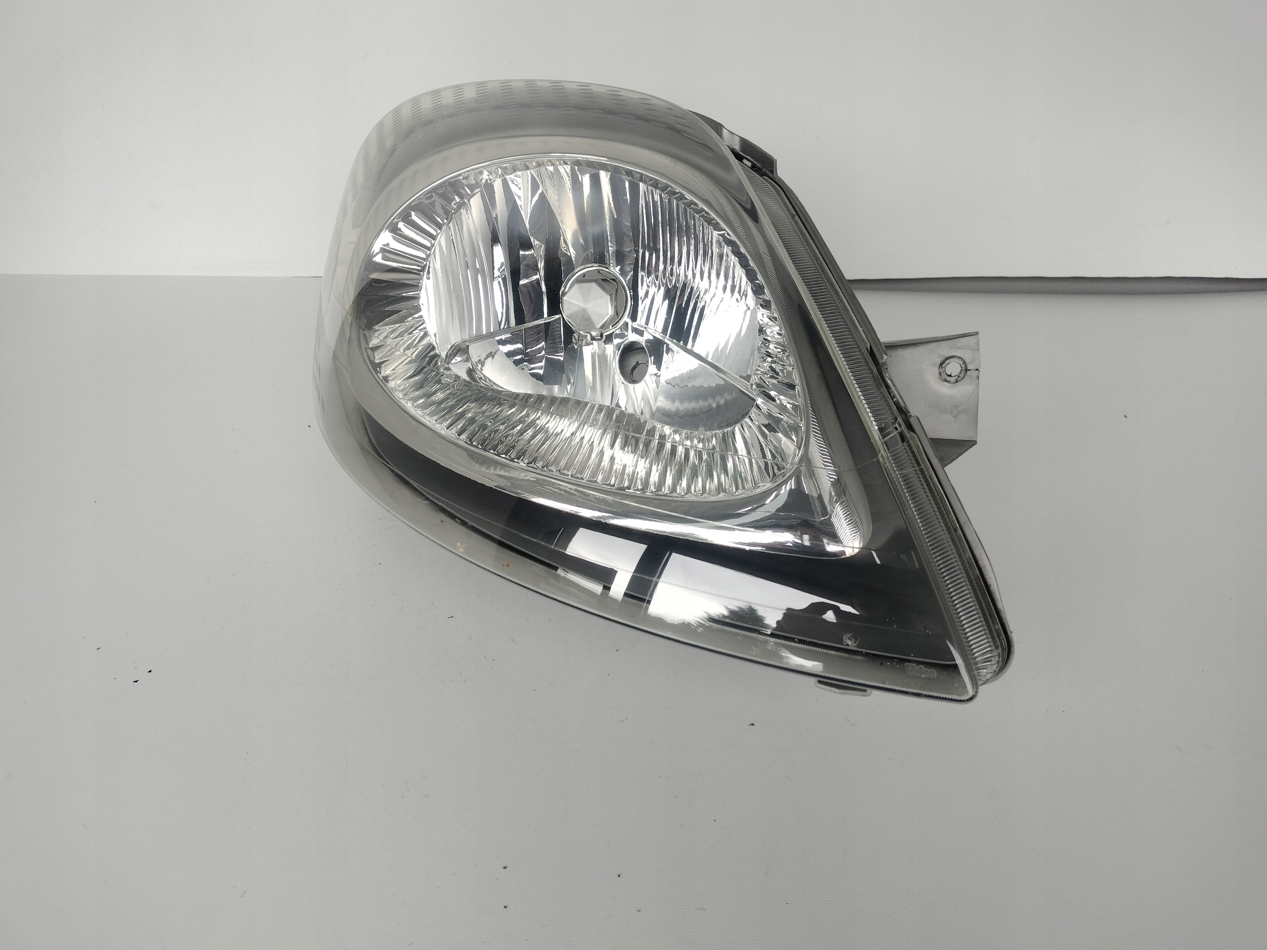 light right REFLEKTOR RENAULT TRAFIC OPEL VIVARO 00-07