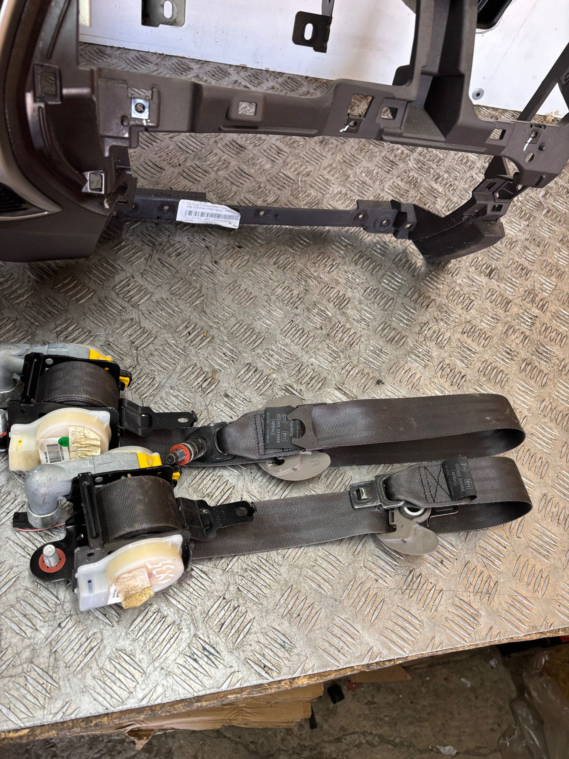 dashboard console airbag adjusters HYUNDAI IX35