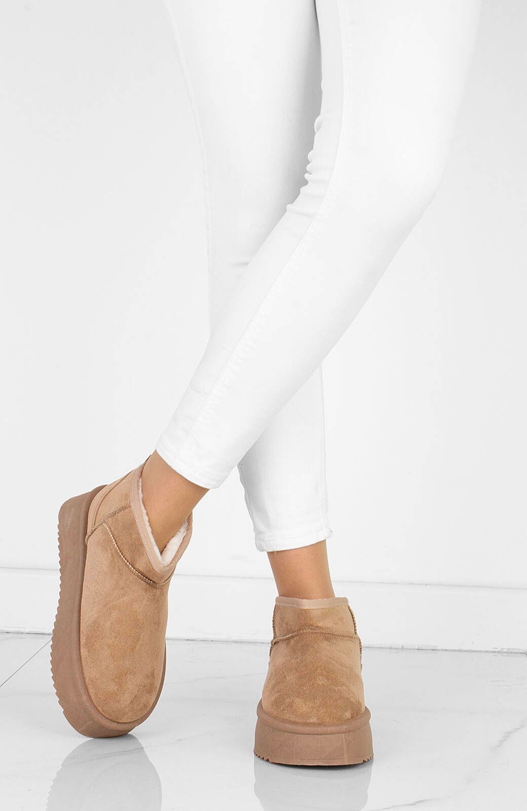 ŚNIEGOWCE BEŻOWE OCIEPLANE BOTKI PLATFORMA WSUWANE 39 Cechy dodatkowe brak