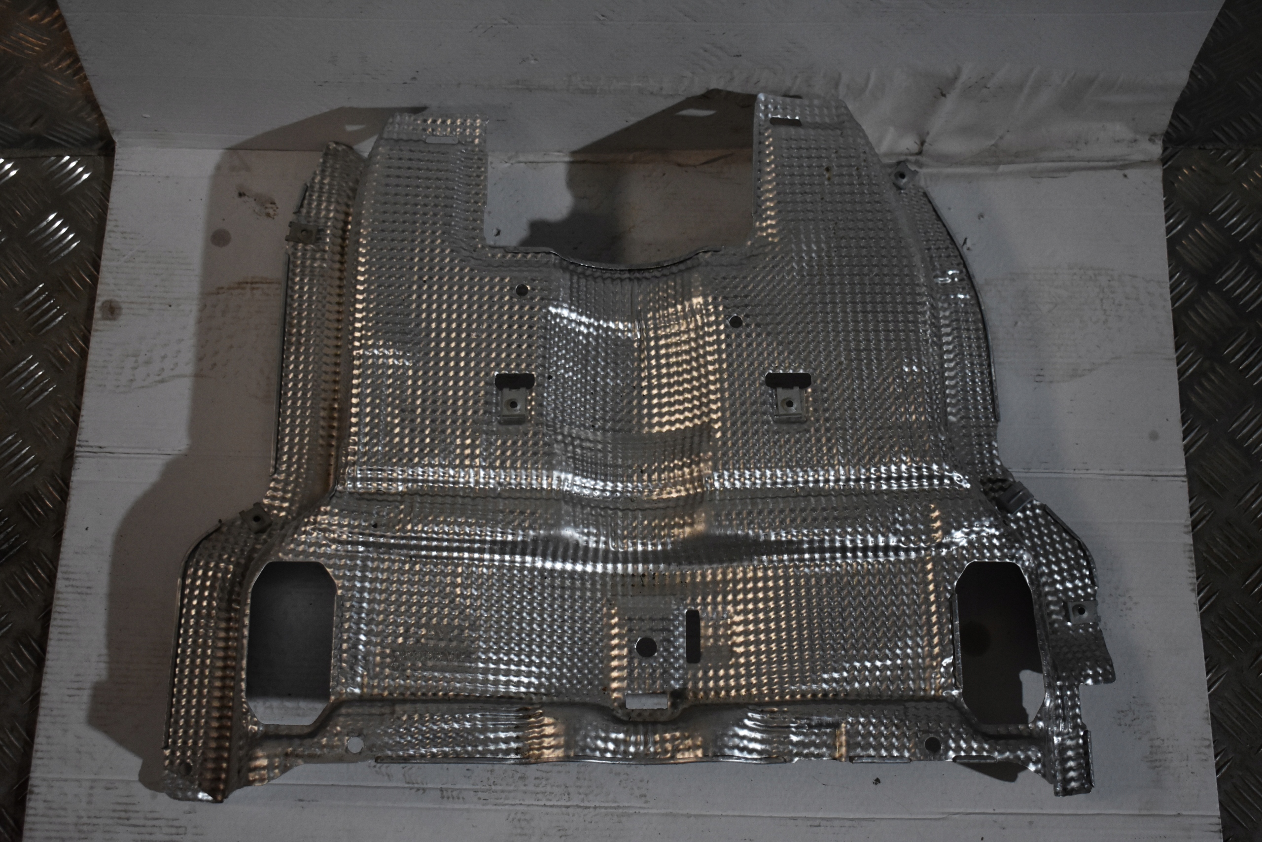 IDEALNA BLENDE ABDECKUNG TERMICZNA MERCEDES GLE W167 1