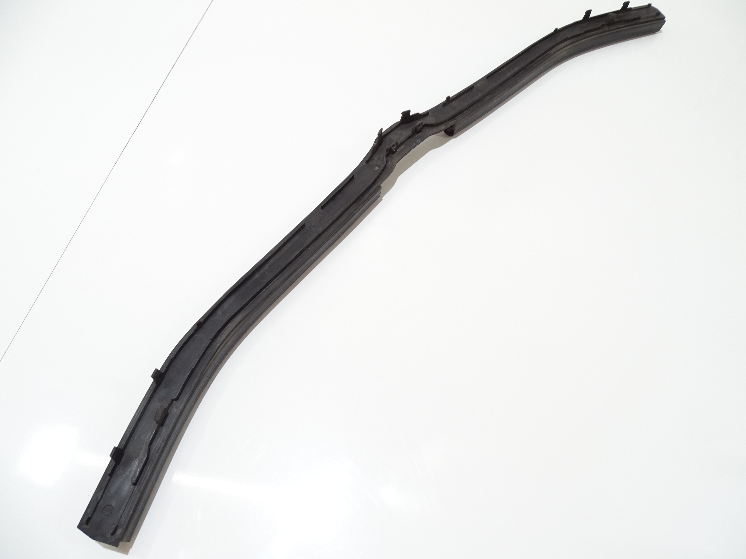 kryt lišta nárazníku předek BMW E60 E61 OE 7063835 (4642603)
