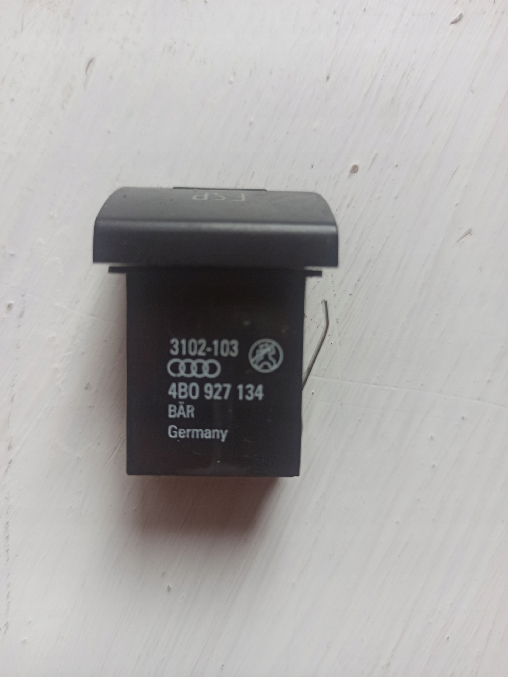 AUDI A4 S4 B5 8D button / switch ESP +circuit breaker 8D0927134A 3102120