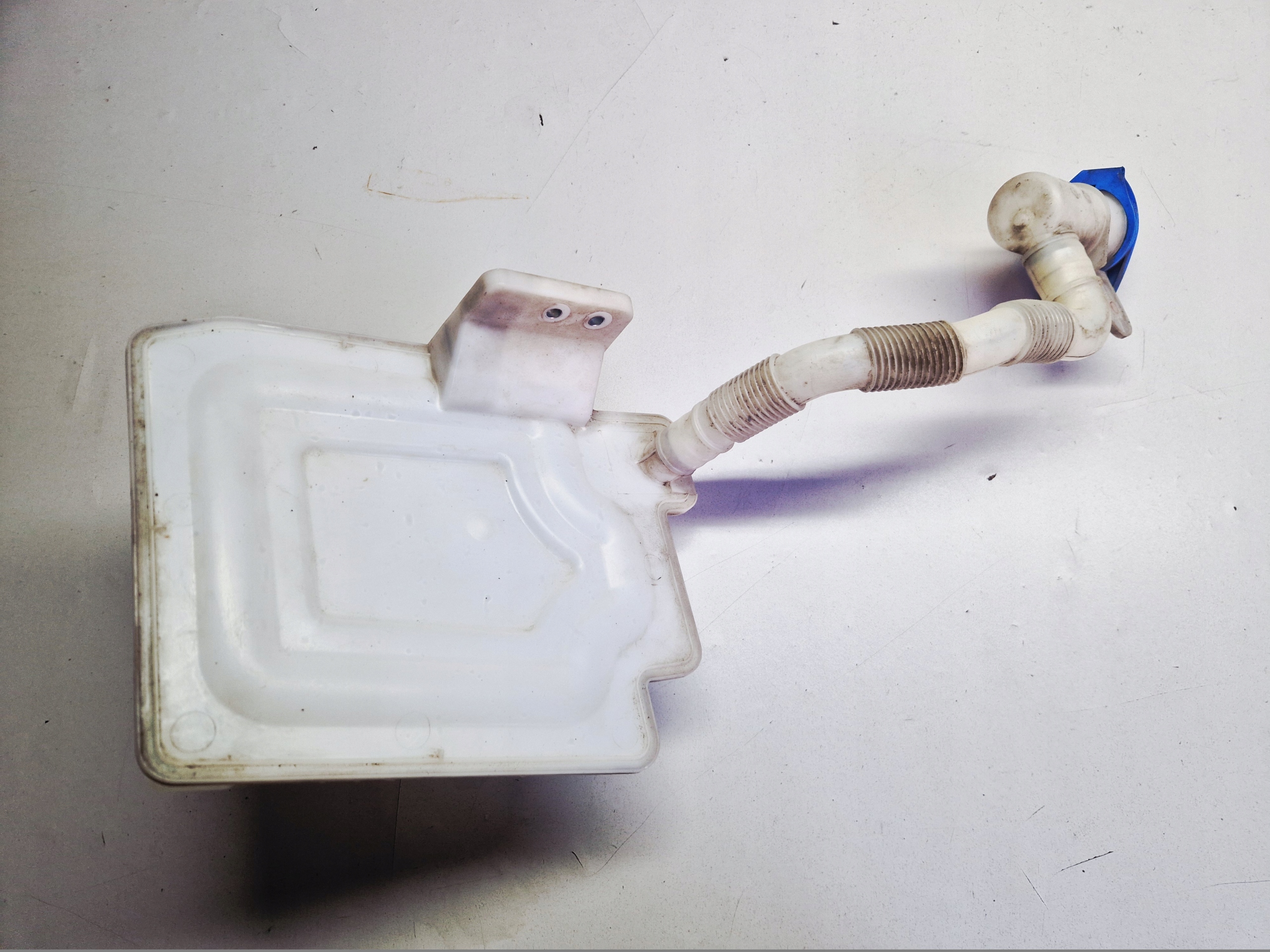 VW GOLF 5 V tank washer fluid tank 1K0955453