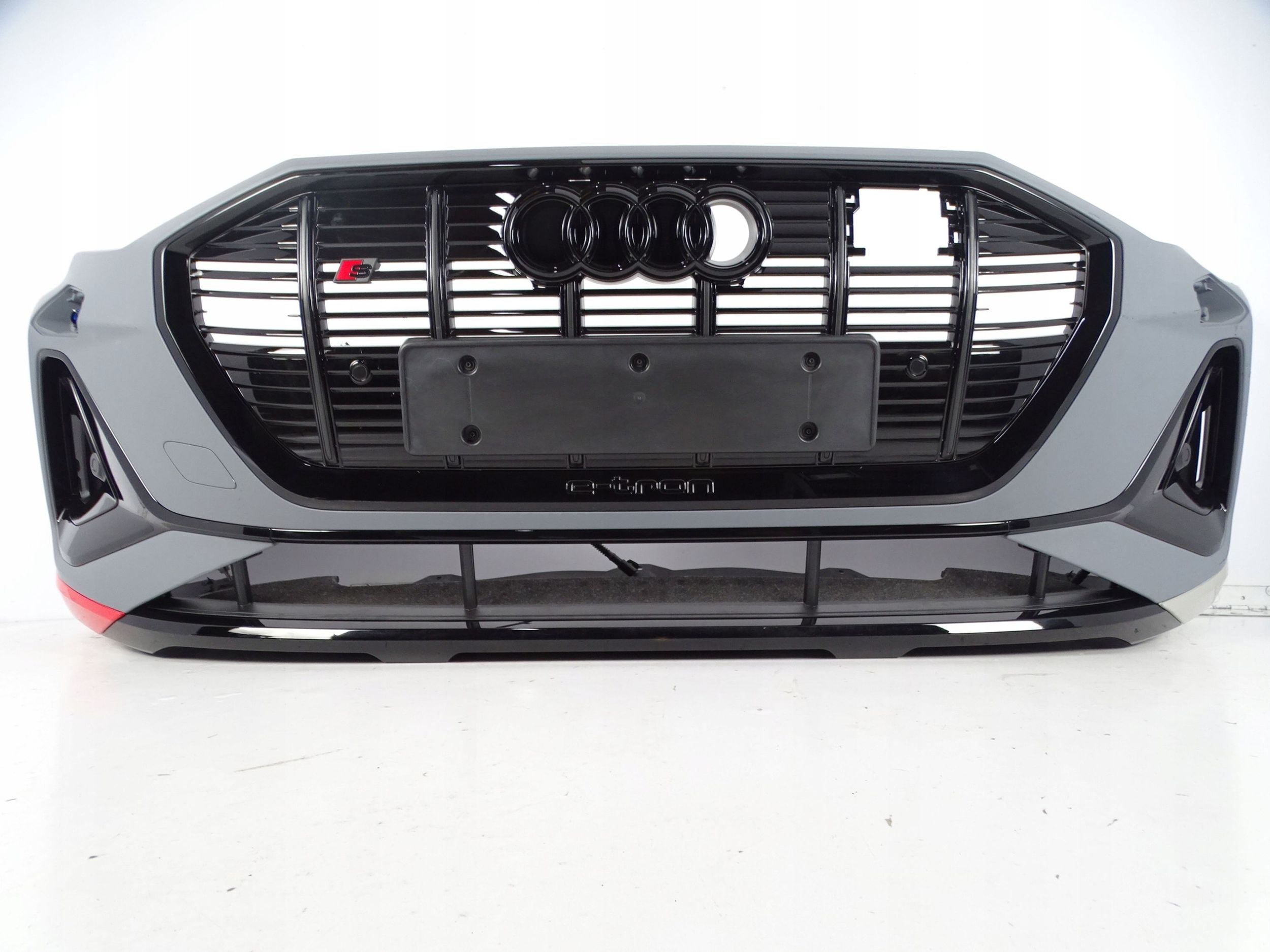 ZDERZAK PRZÓD PRZEDNI AUDI Q8 E-TRON 4KE S-LINE S