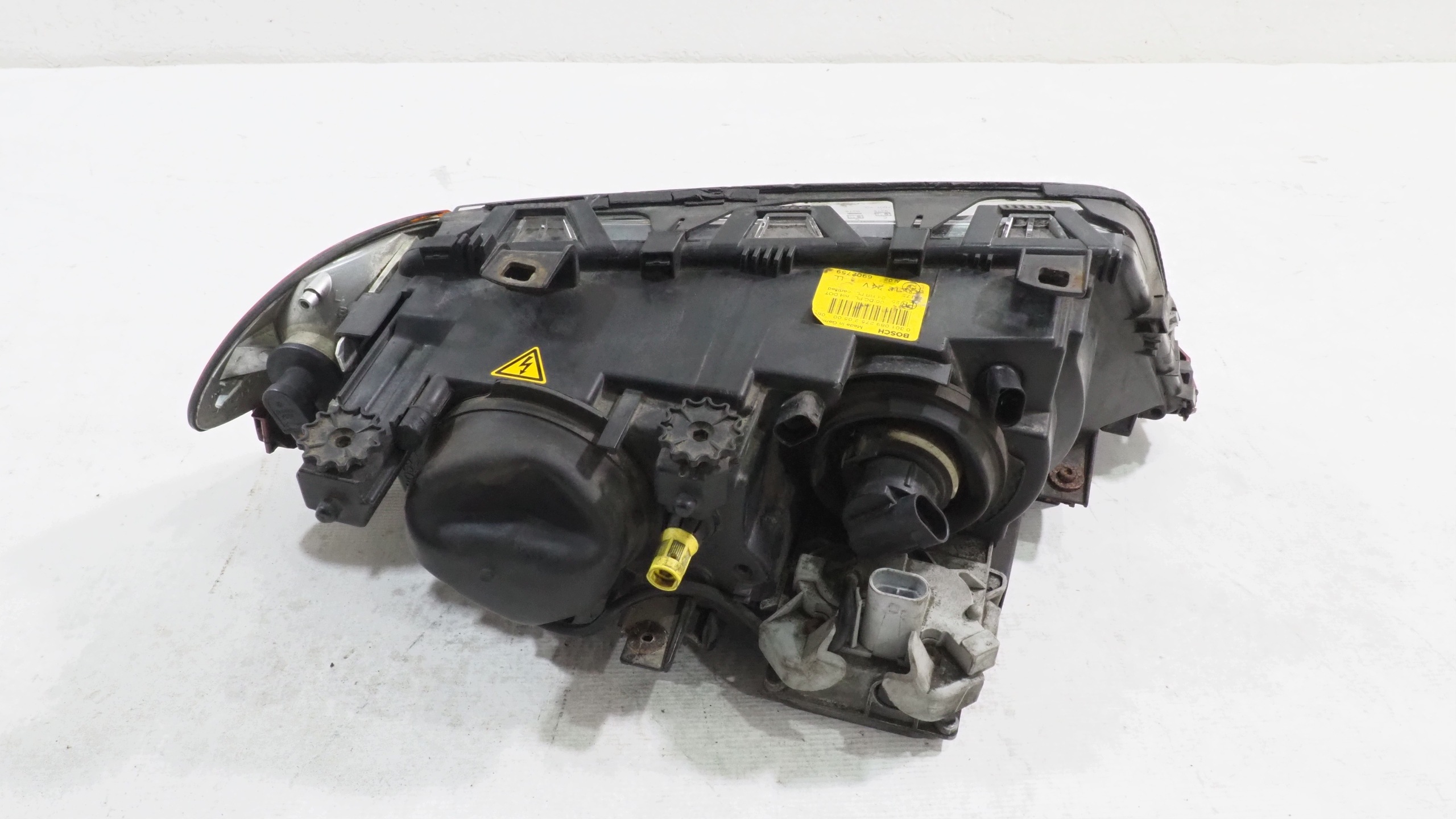 BMW 3 E46 light Xenon left front 6902759
