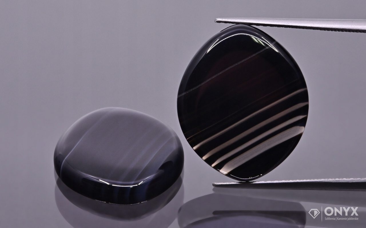 Onyx pruhovaný kabošon Pár markýza 19x16 mm