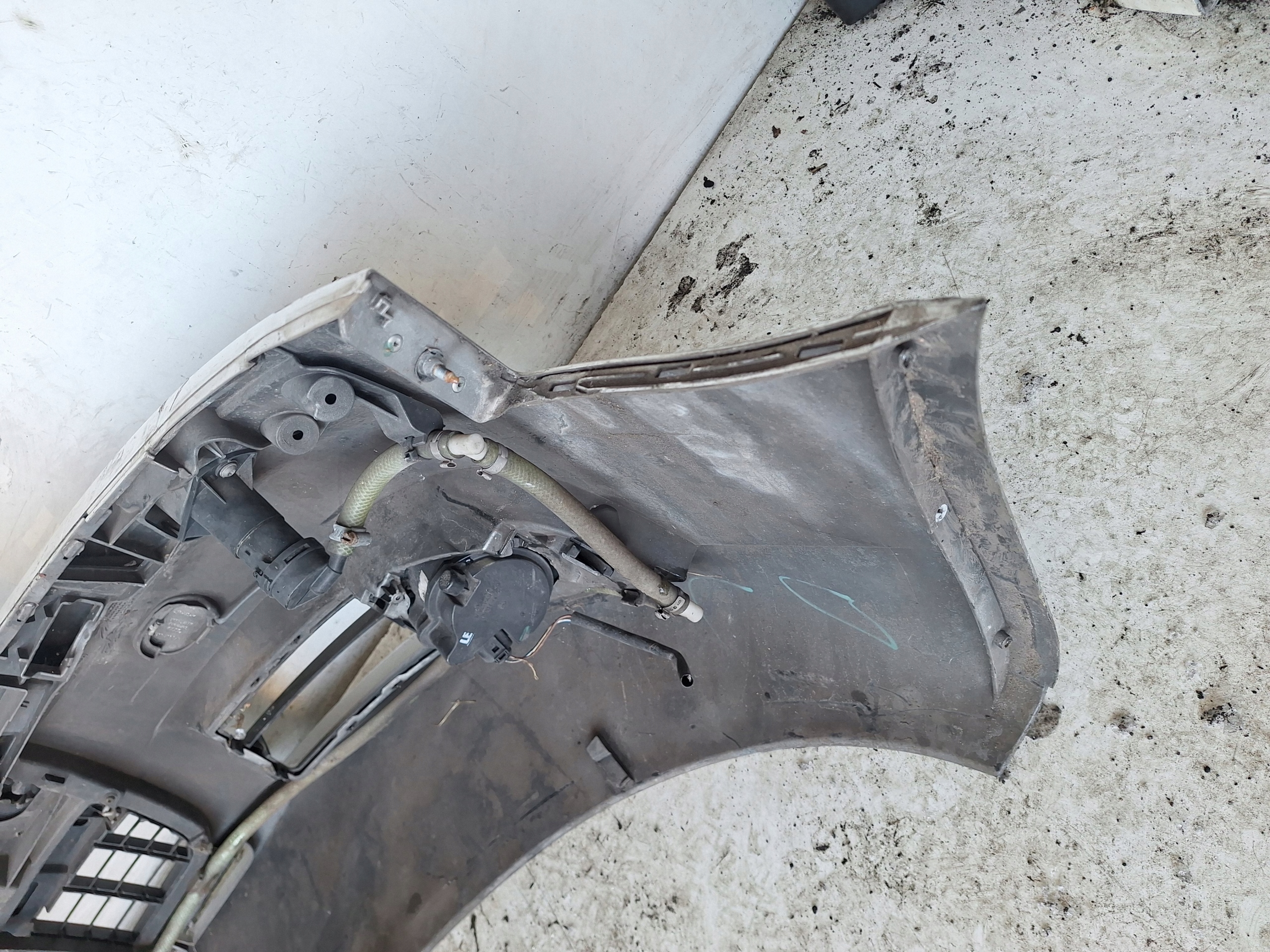 AUDI A6 C6 04-08 bumper + XENON S-LINE