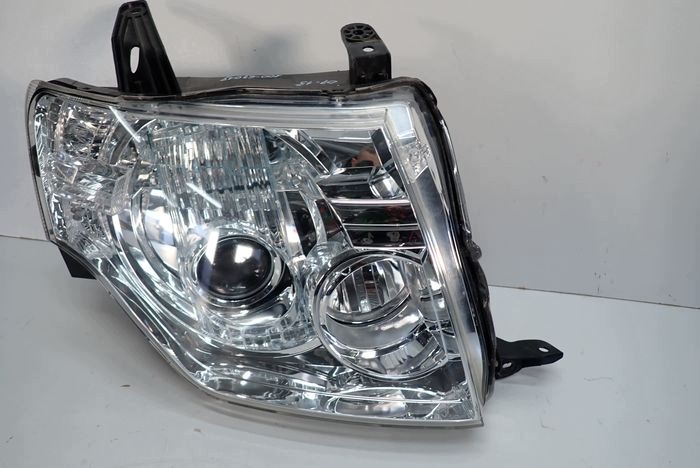 MITSUBISHI PAJERO IV XENON 07-15 reflektor right light right