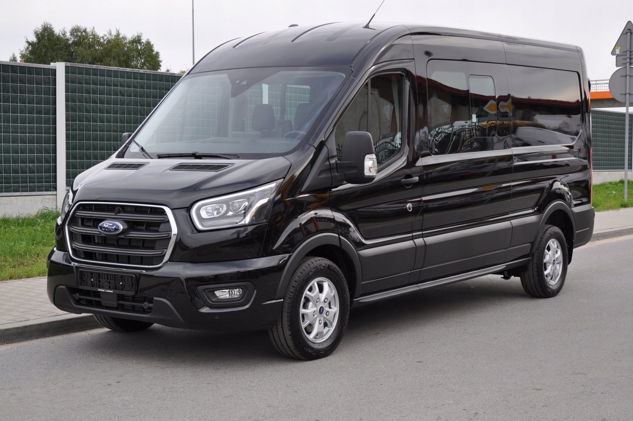 FORD TRANSIT DCIV 6 osobowy Automat Limited NOWY 