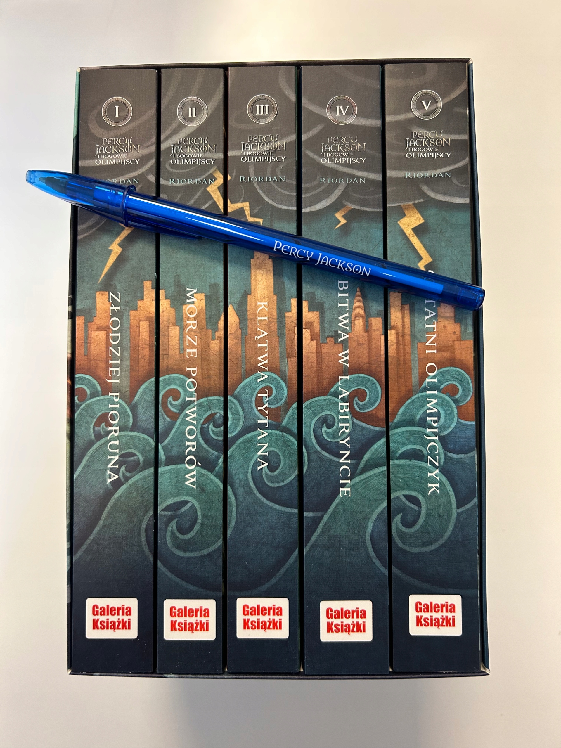 

Pakiet Percy Jackson I Bogowie OLIMPIJSCY+długopis