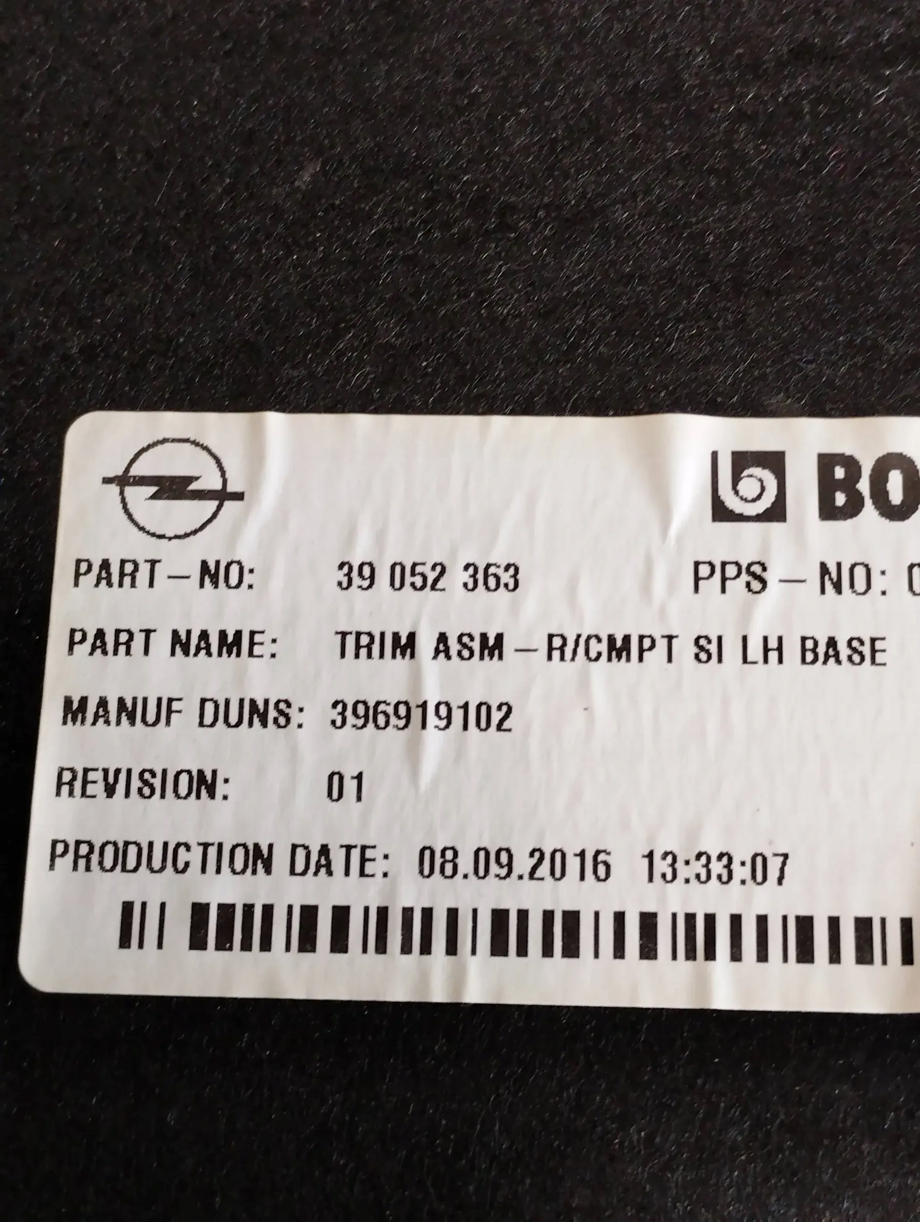 Opel Astra K KOMBI boot upholstery left rear part 39052363