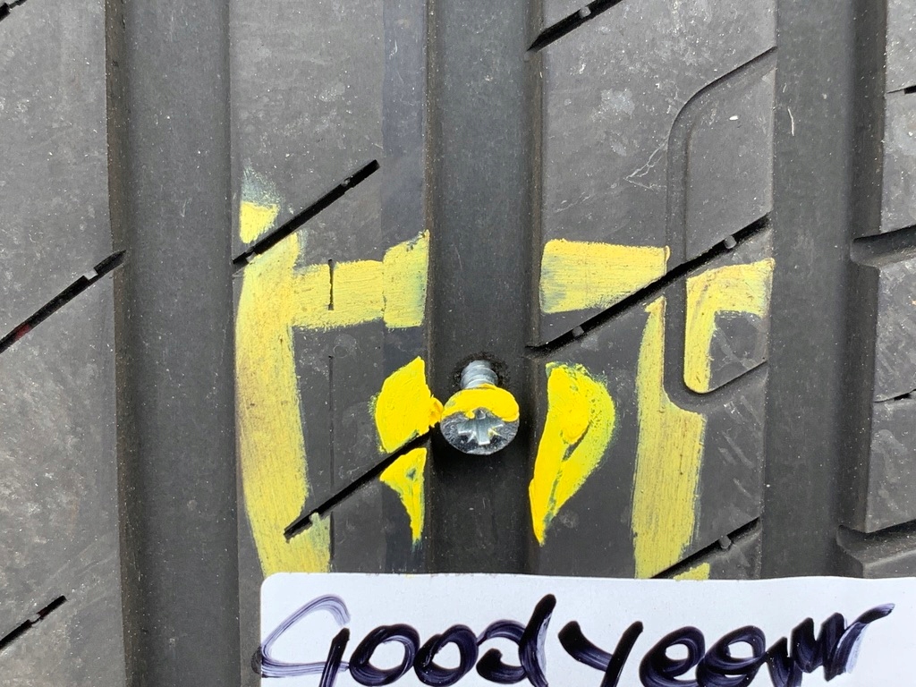 GOODYEAR EFFICIENT GRIP PERF 225/55R17 2020 7,5mm Liczba opon w ofercie 1 szt.