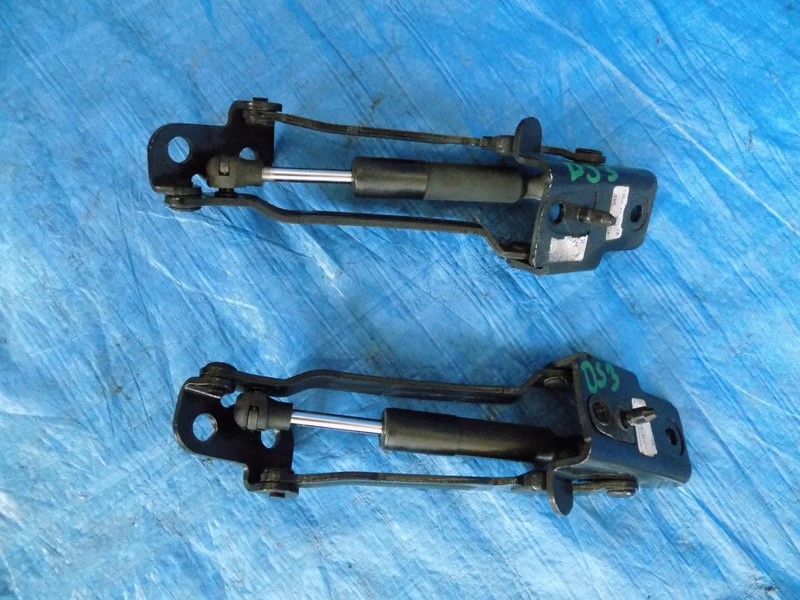 hinges SILOWNIKI bonnet CITROEN DS3 CABRIO 1,2 VTI