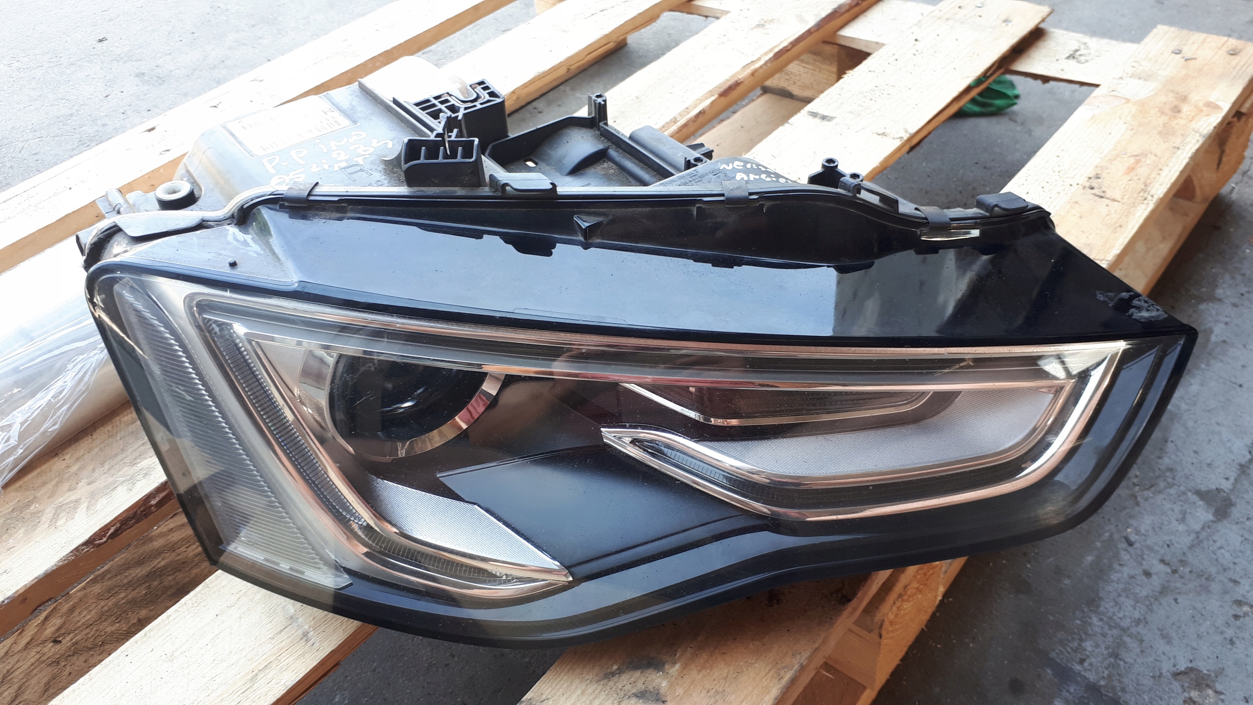 A5 8T LIFT light right right front XENON UK