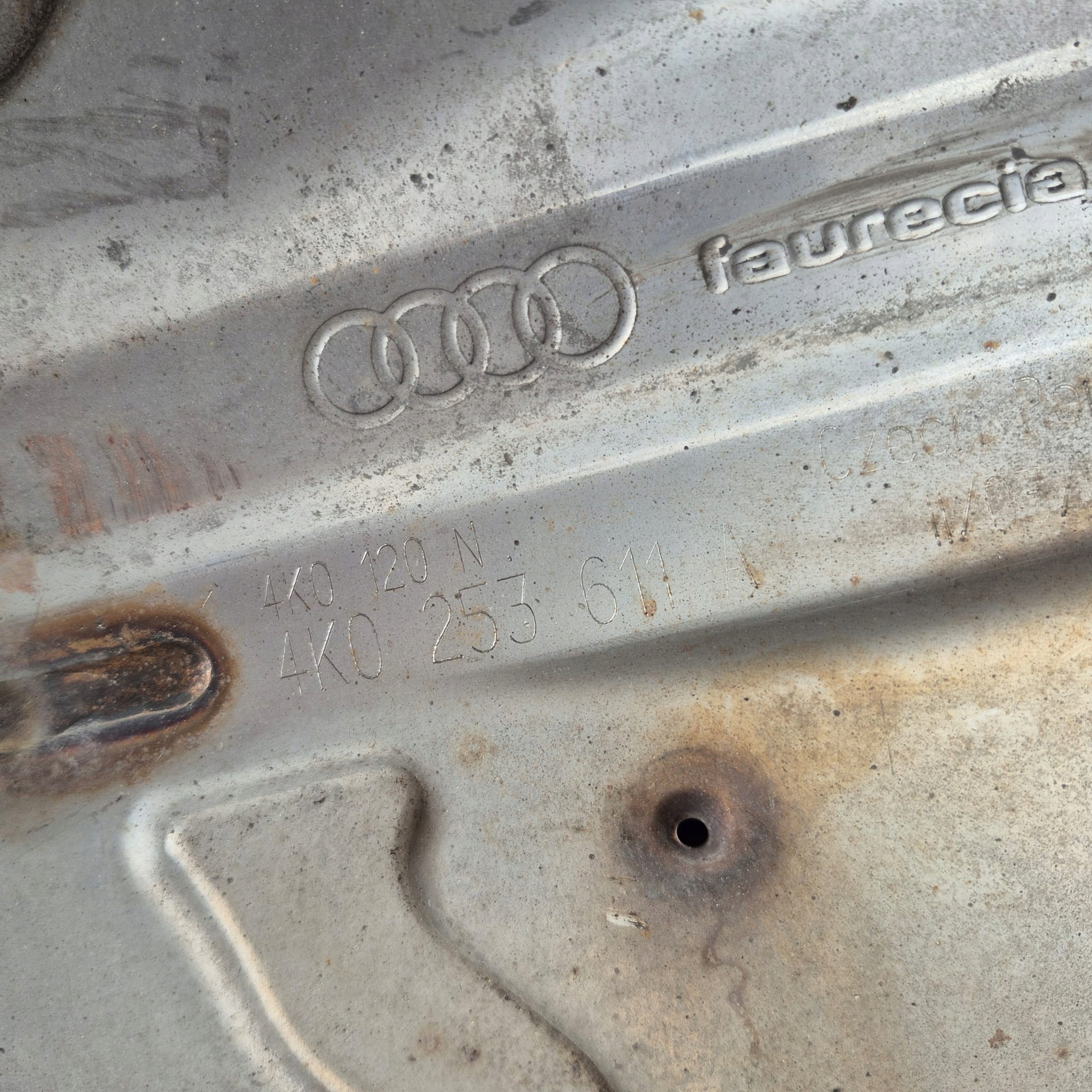 AUDI RS6 RS7 C8 auspuh system ispušni lonac auspuh 4K0253611A
