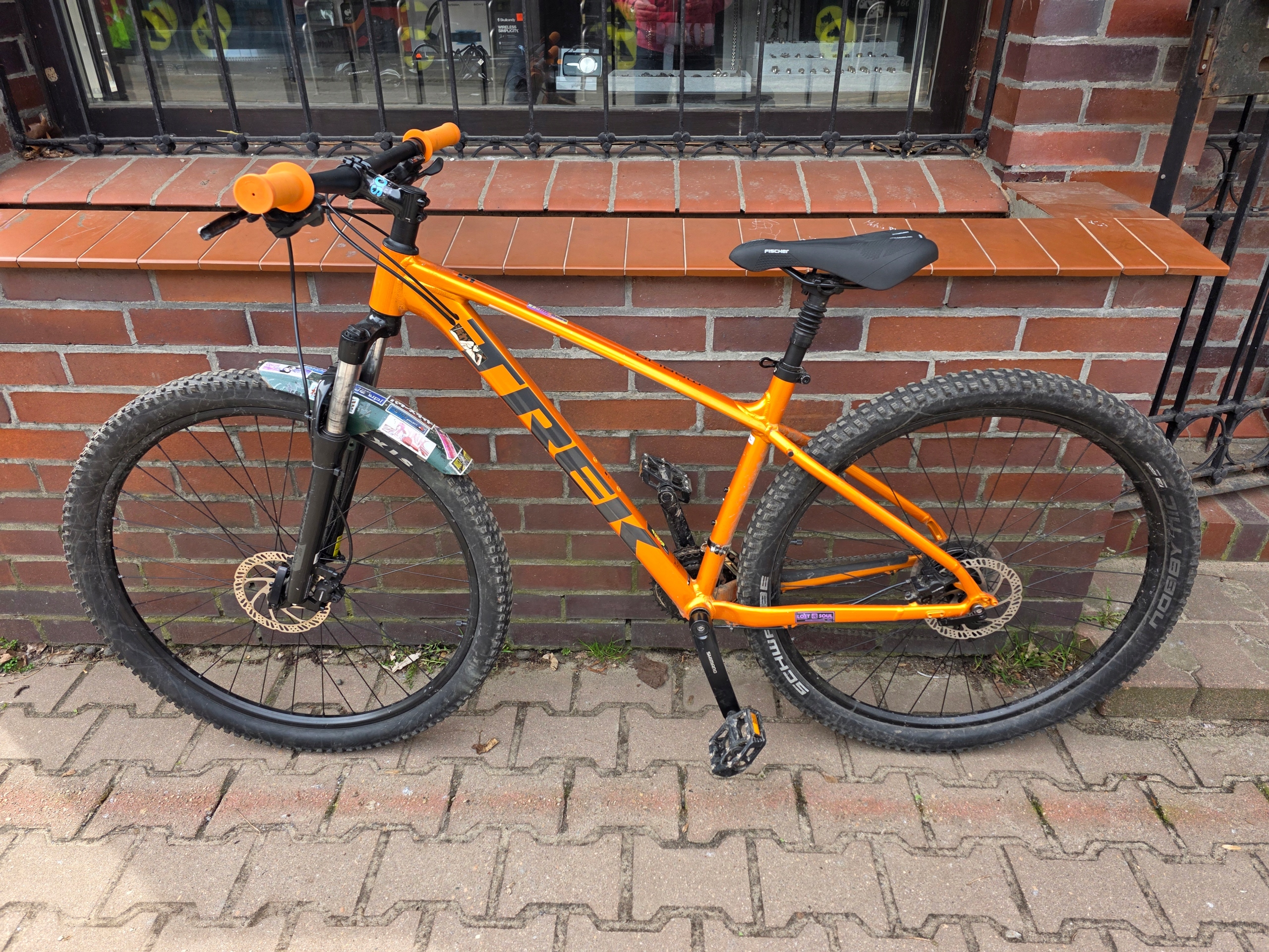 Rower Trek Marlin 5 Gen 2 Pomarańczowy lava