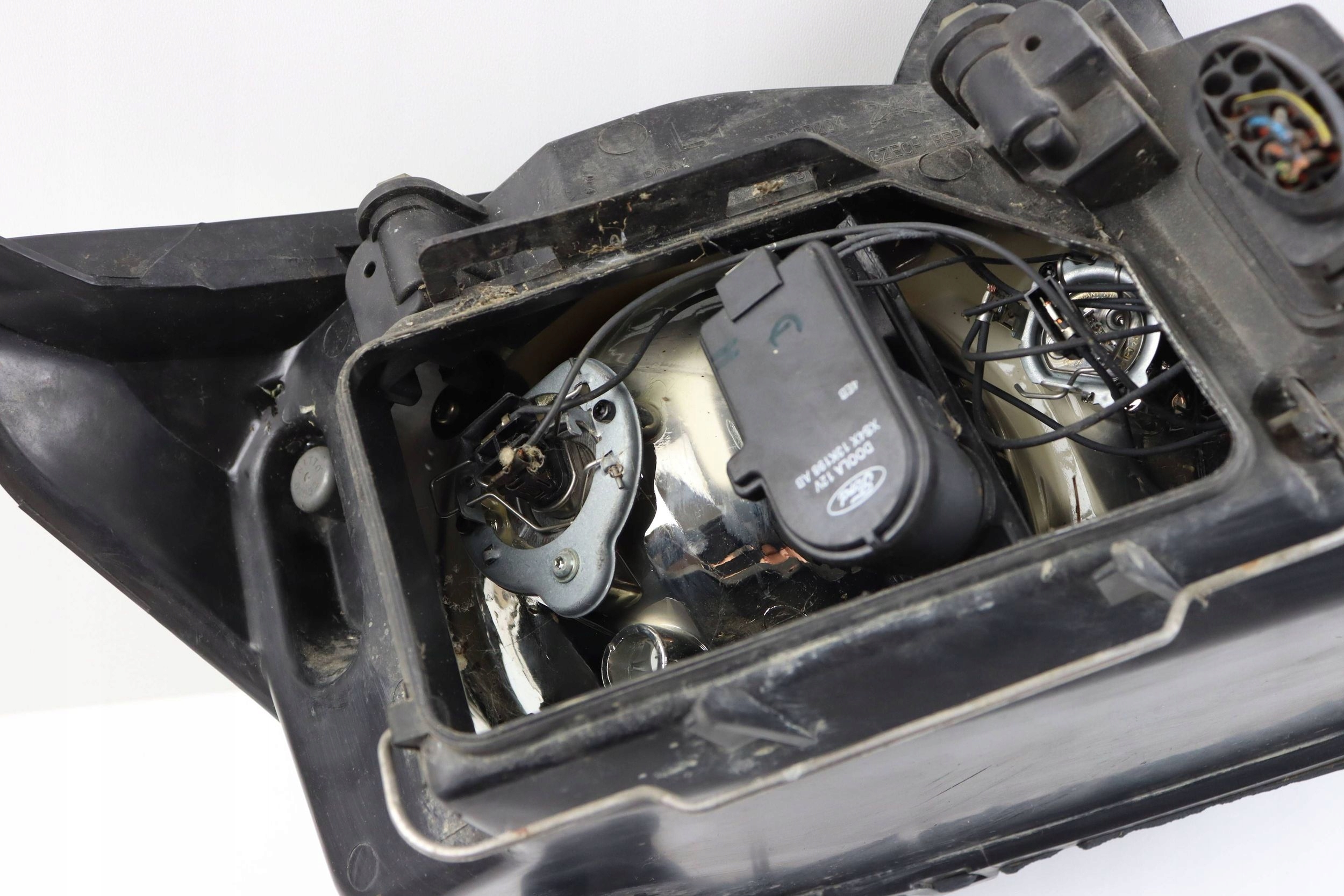 FORD FOCUS MK1 and light front left front 2M51-13W030-BF EUROPA