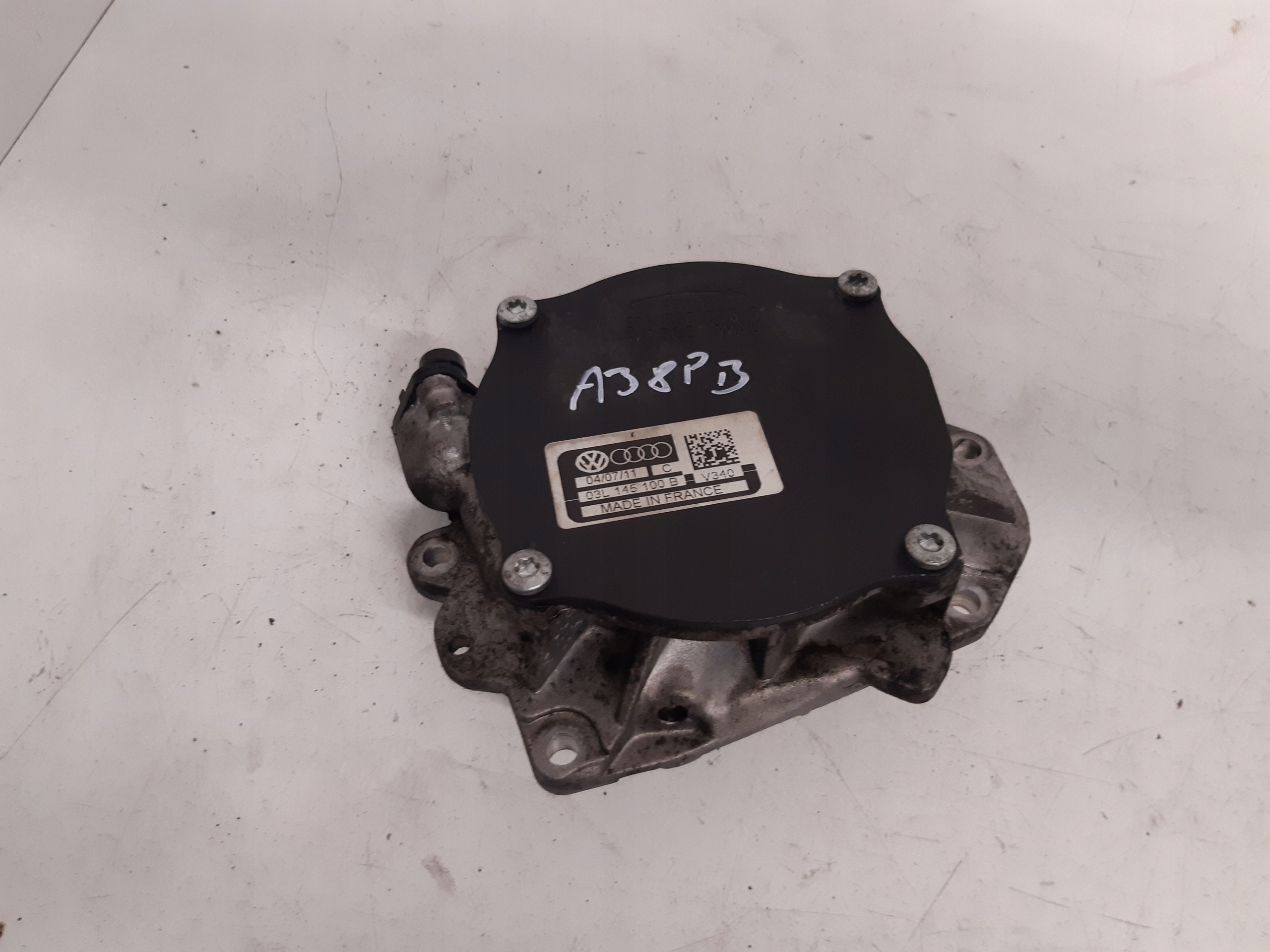 pump vacum 03L145100B Audi A3 8P