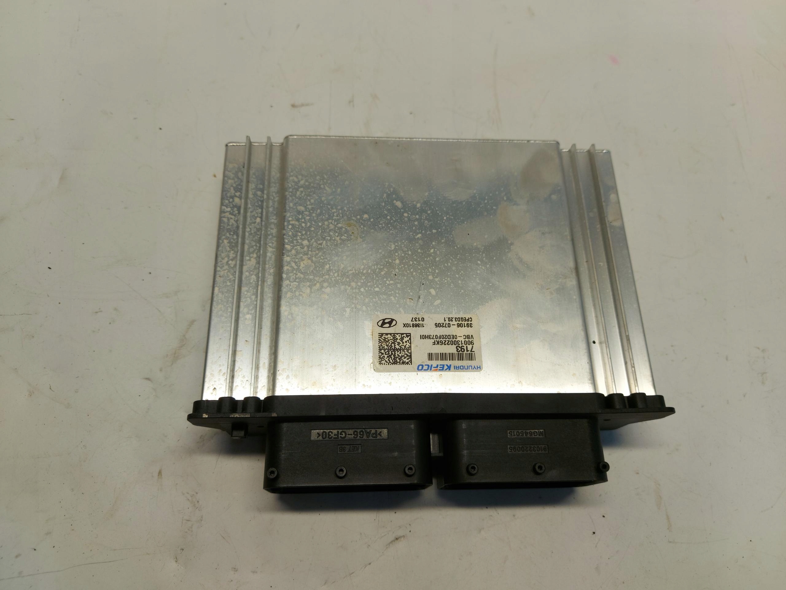 Hyundai Bayon 2023 computer control unit ecu of the engine 1.0t 39106-07205