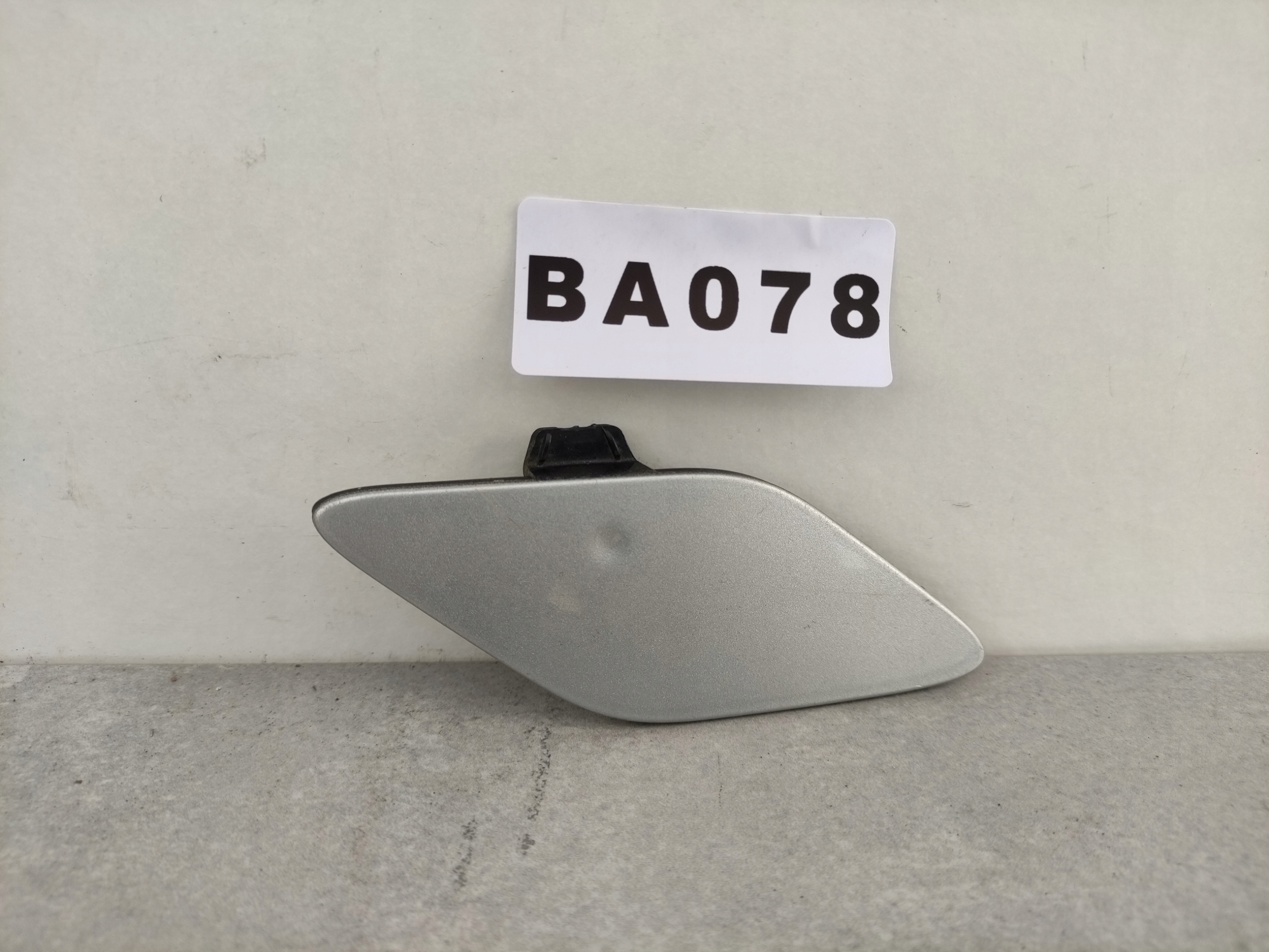 BMW Z4 E89 Abschleppöse der Stoßstange heck 51127192050 BA078