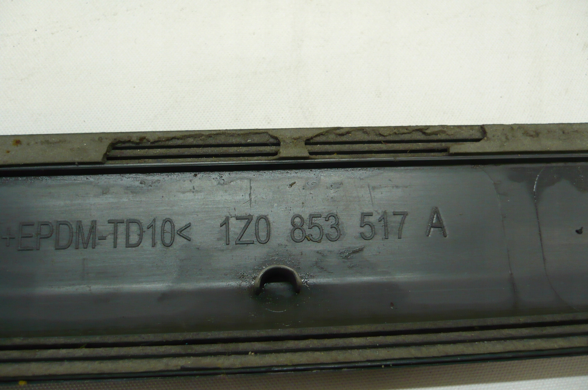 SKODA OCTAVIA II 2 LIFT 08-12 moulding door left front original