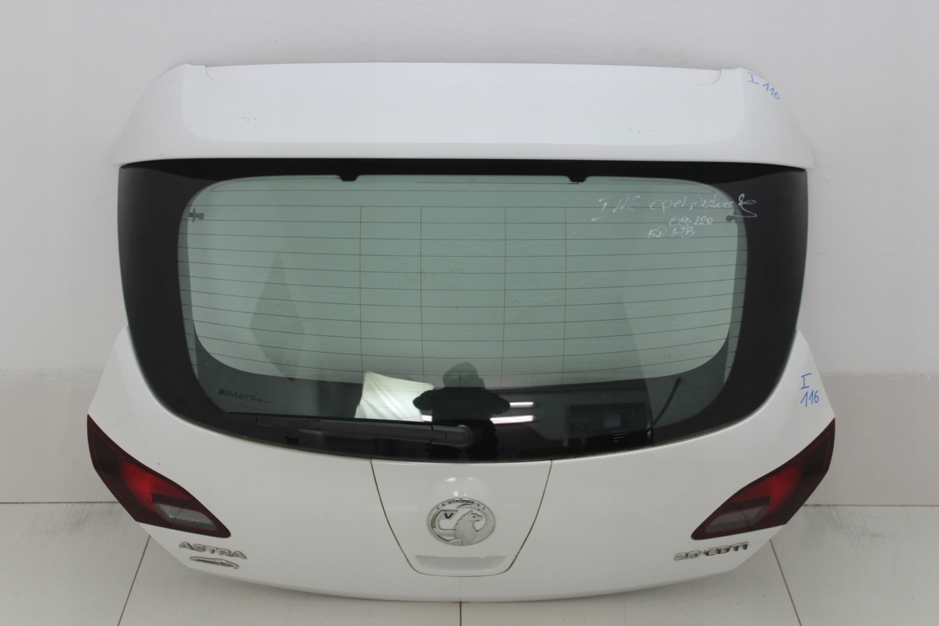 КРИШКА БАГАЖНИКА ЗАД. OPEL ASTRA J 09-12r HB Z40r