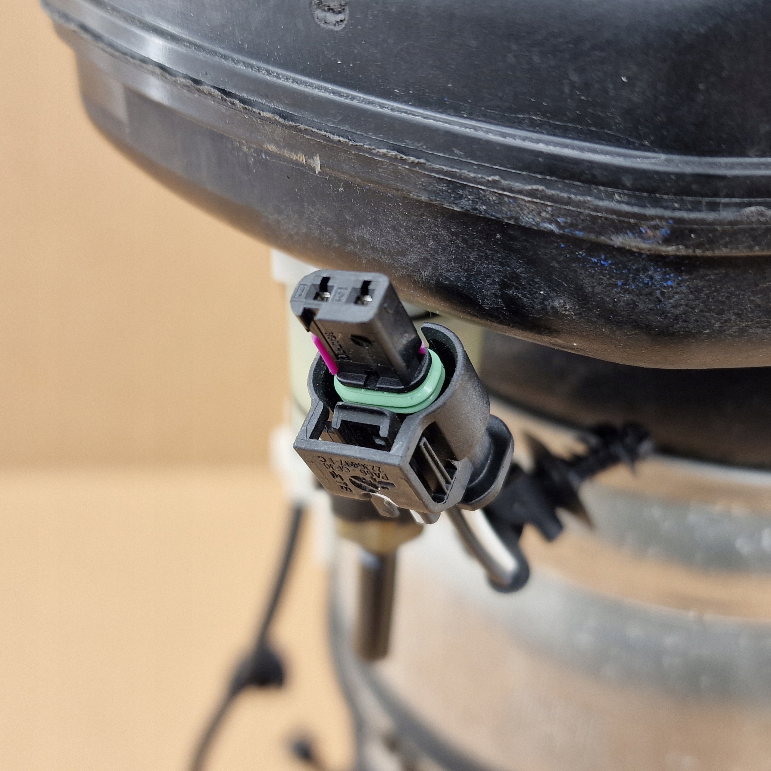 left PNEUMATYCZNY shock absorber front VOLVO EX90 POLESTAR 3