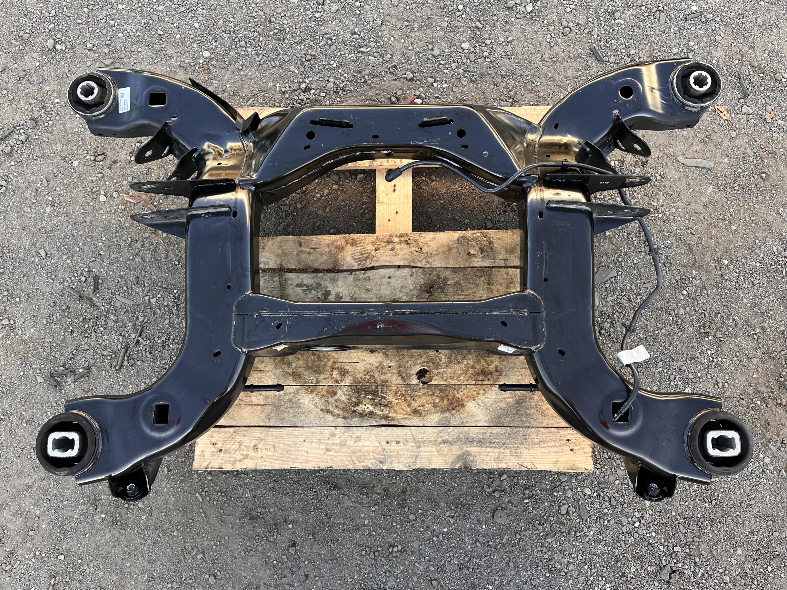 axle beam subframe sider rear part rear. Ford Explorer 2.3 2020+