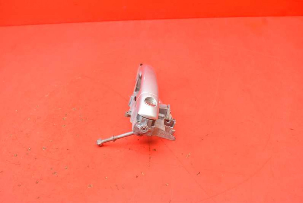 handle left front front SREBRNA 9680168680 PEUGEOT 308 1 and T7 07-11