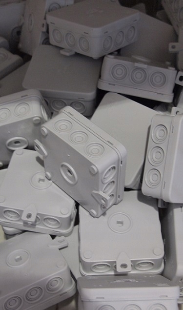 PUSZKA NAŚCIENNA Z DŁAWICĄ ZINTEGROWANĄ, 85*85MM Kod producenta 83006002