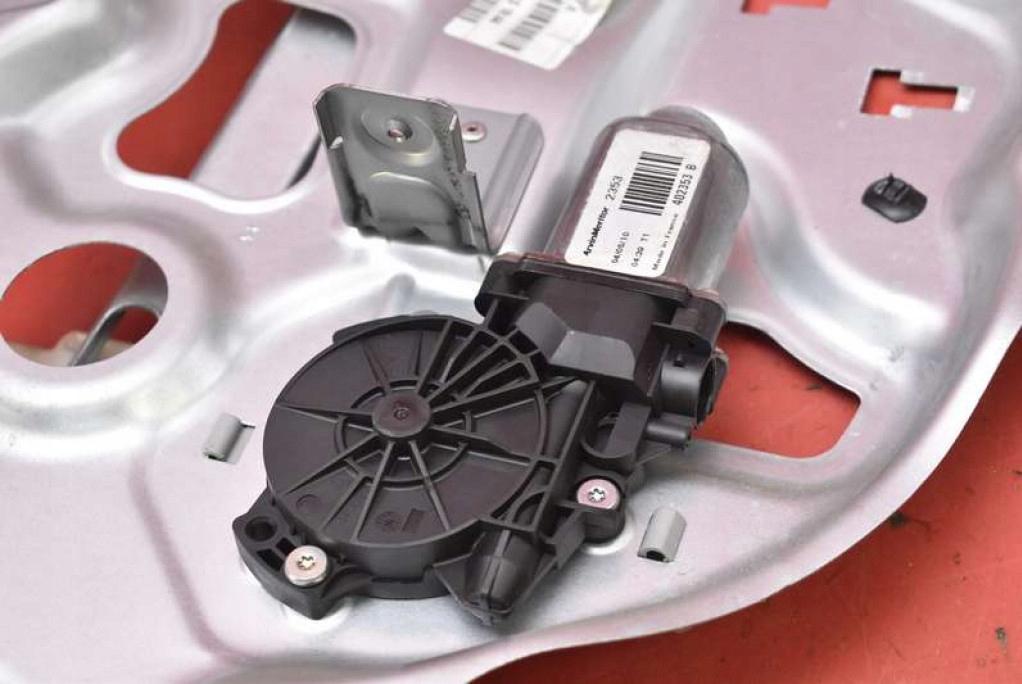 PODNOŚNIK SZYBY PRAWY TYŁ 83480-2Y010 HYUNDAI IX35 09-13 Numer katalogowy części 83480-2Y010