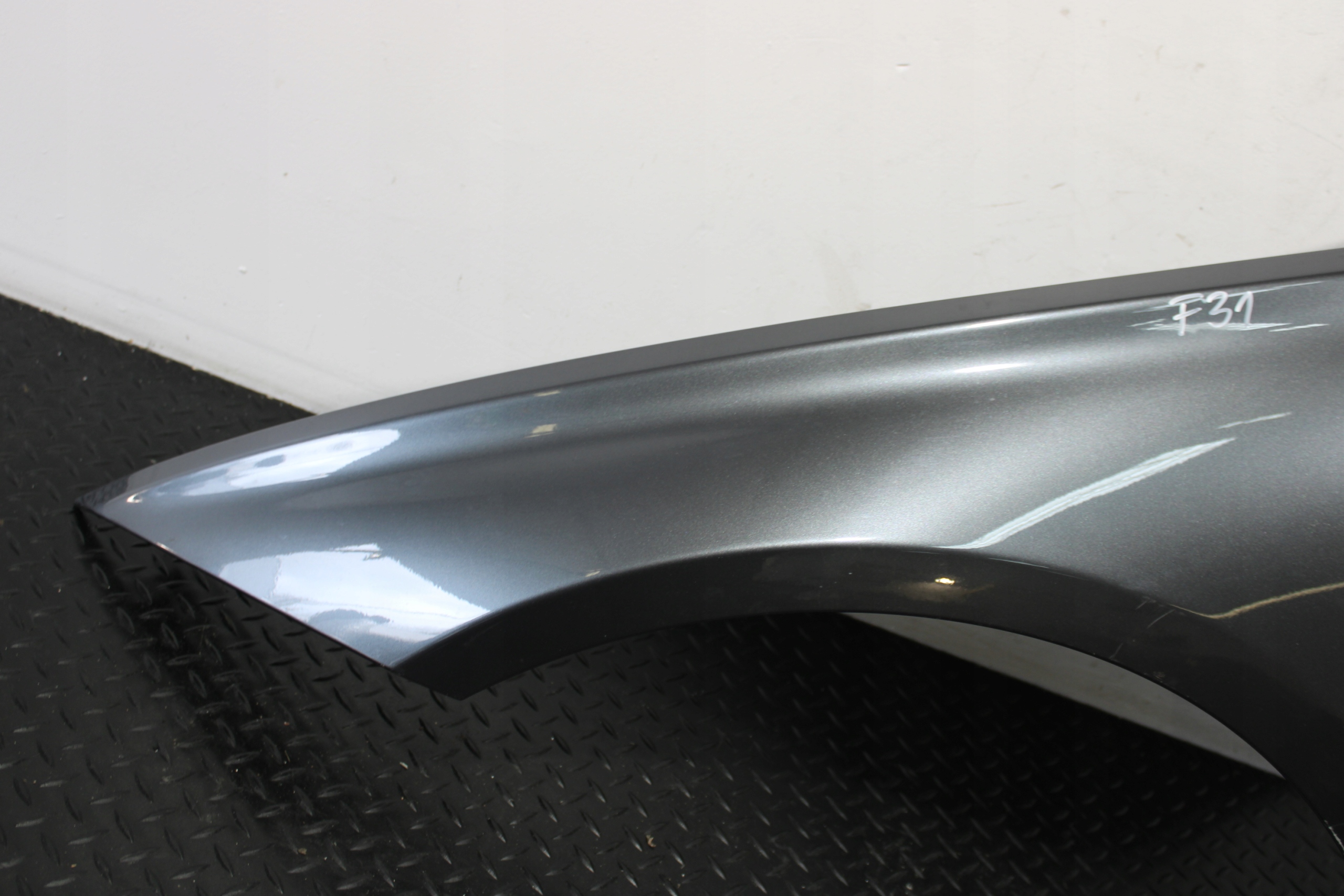 fender left front front BMW 3 F30 LIFT