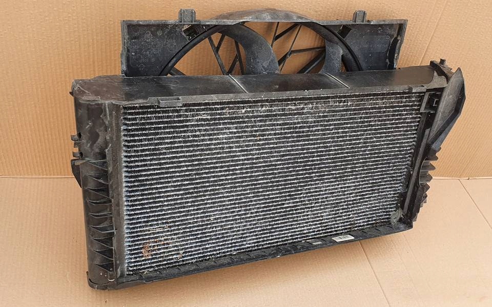 BMW E60 E61 LIFT PAS PRZEDNI CHŁODNICE KOMPLET Typ samochodu Samochody osobowe