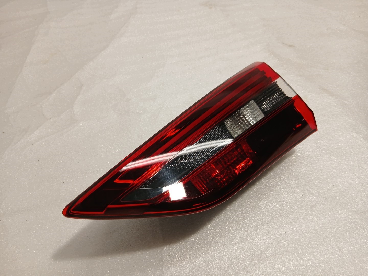 OPEL GREENLAND light bonnet boot right 9846768080