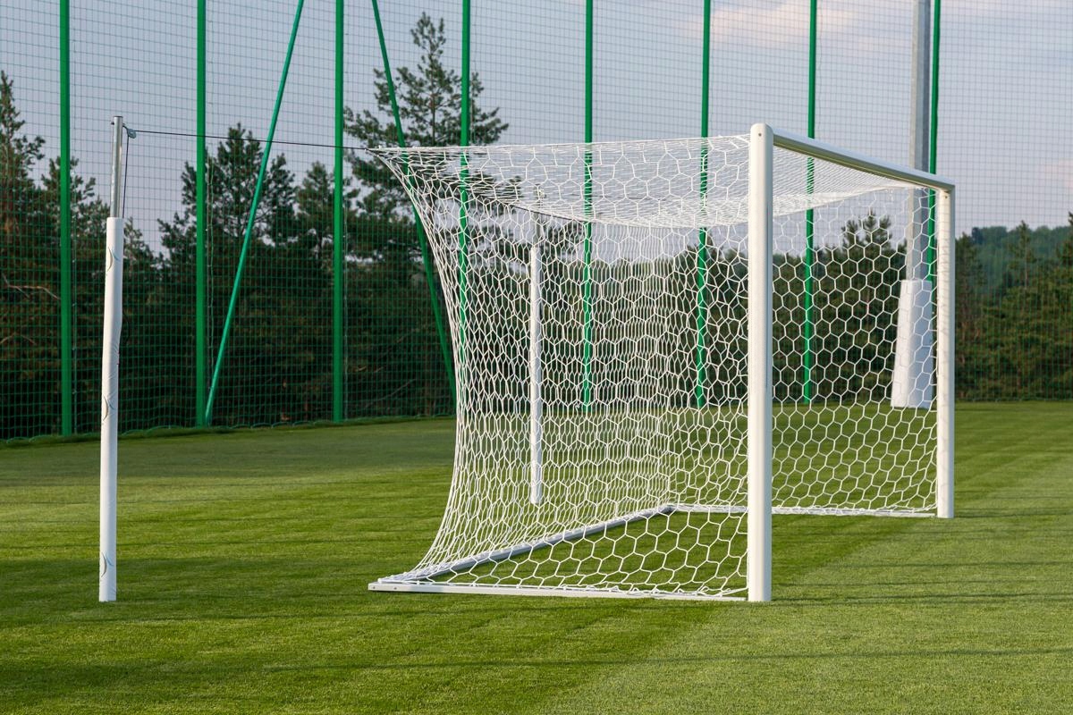 Síť na branku 7,32 x 2,44 m medová plástev 4 mm fotbalový míč