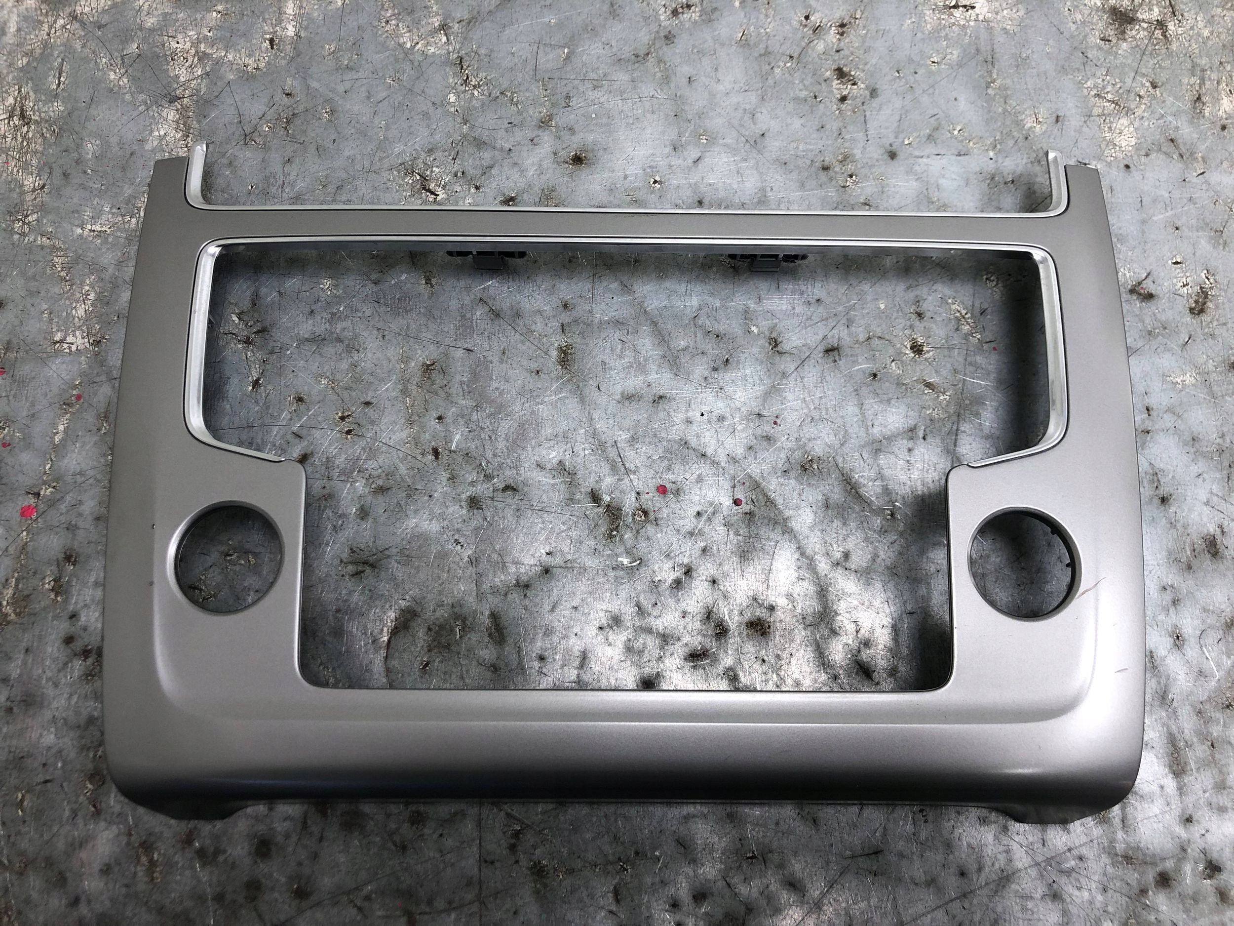 Châssis RADIA Console VW POLO V 6R 6C0858071