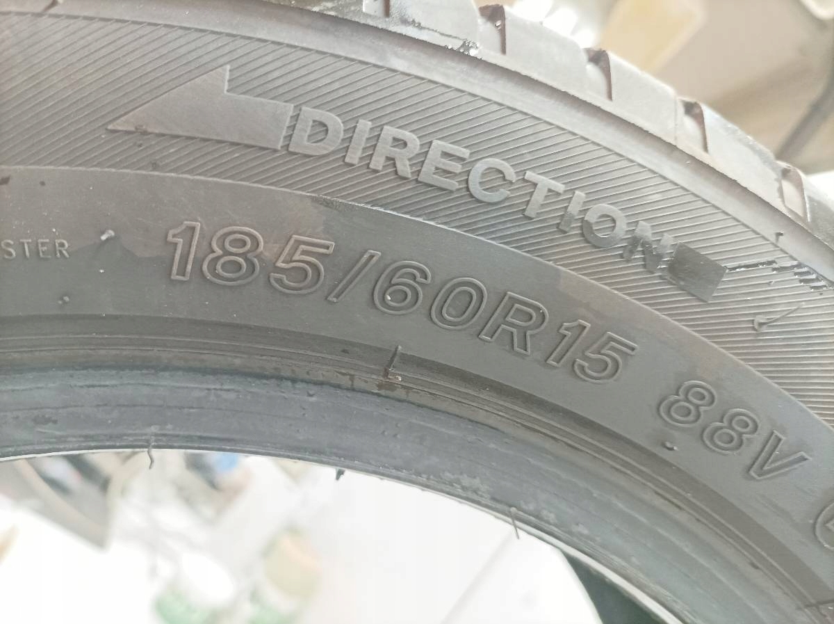 2x gomma CALOROCZNA LASSA MULTIWAYS 2 185/60R15 (5222)5.80MM (5222)5.62MM