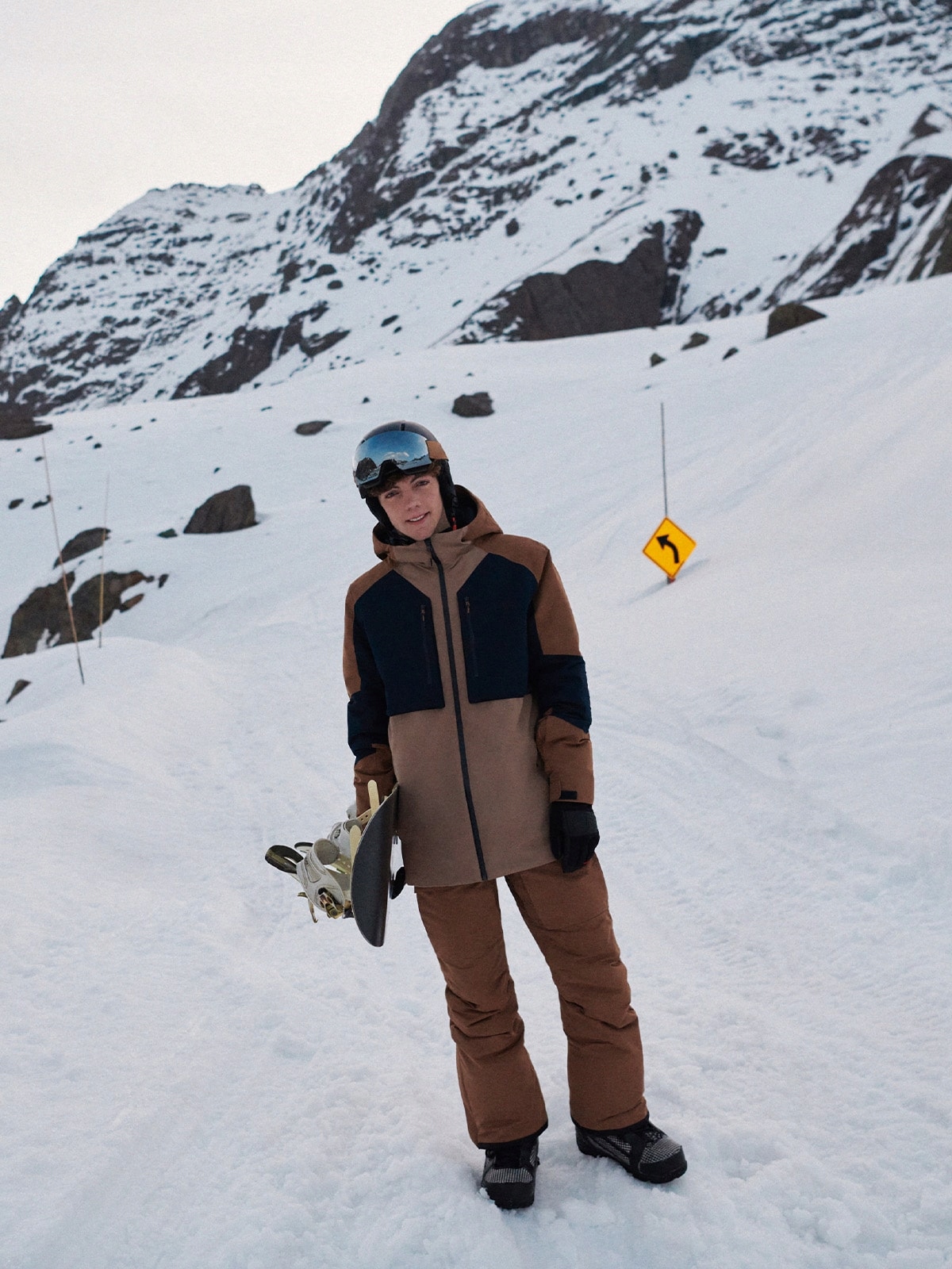 

Kurtka Snowboardowa 4F 4FAW22TTJAM147-30S-L