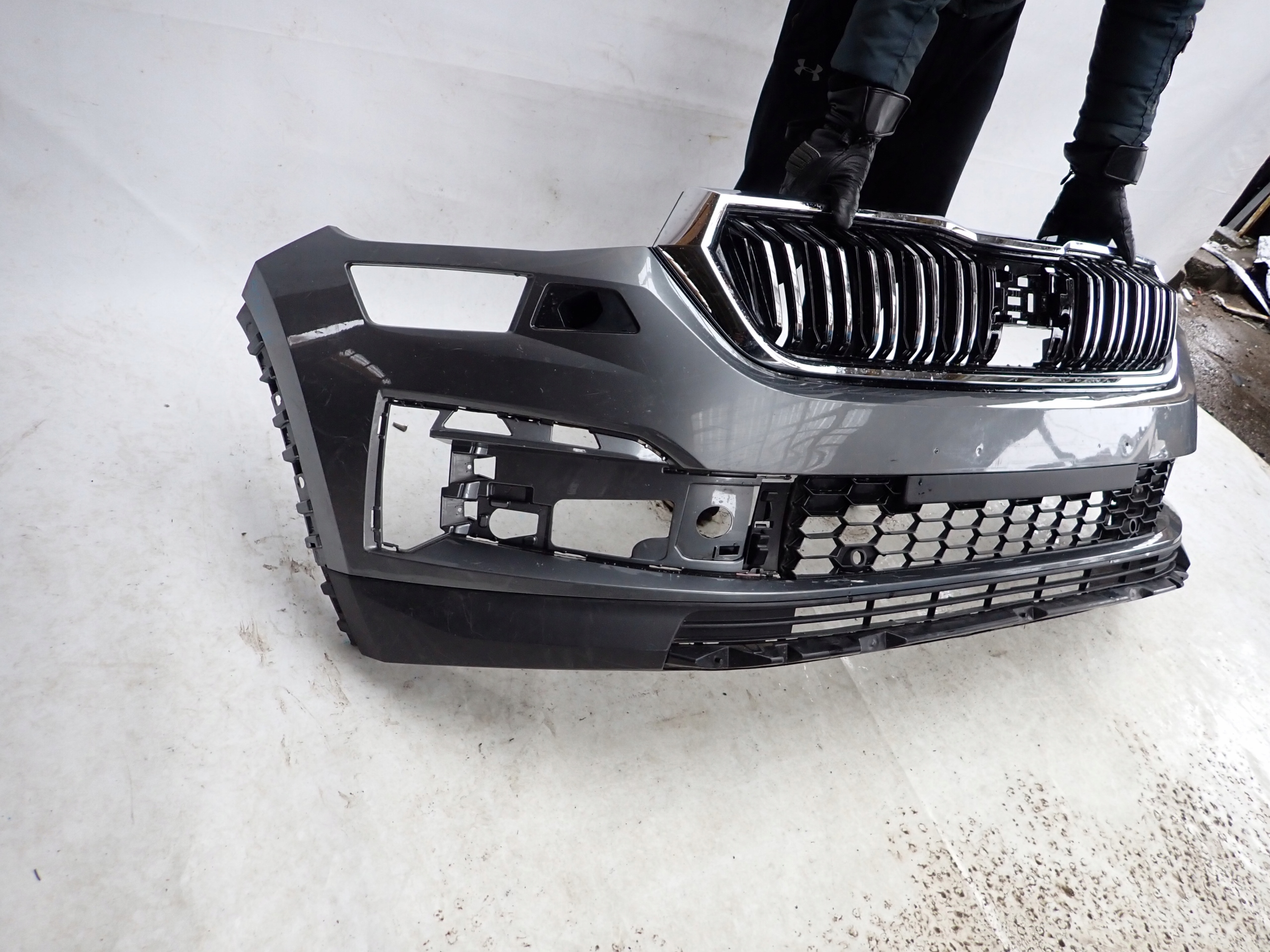 SKODA KODIAQ LIFT 21- bumper front front SPR 565807221H