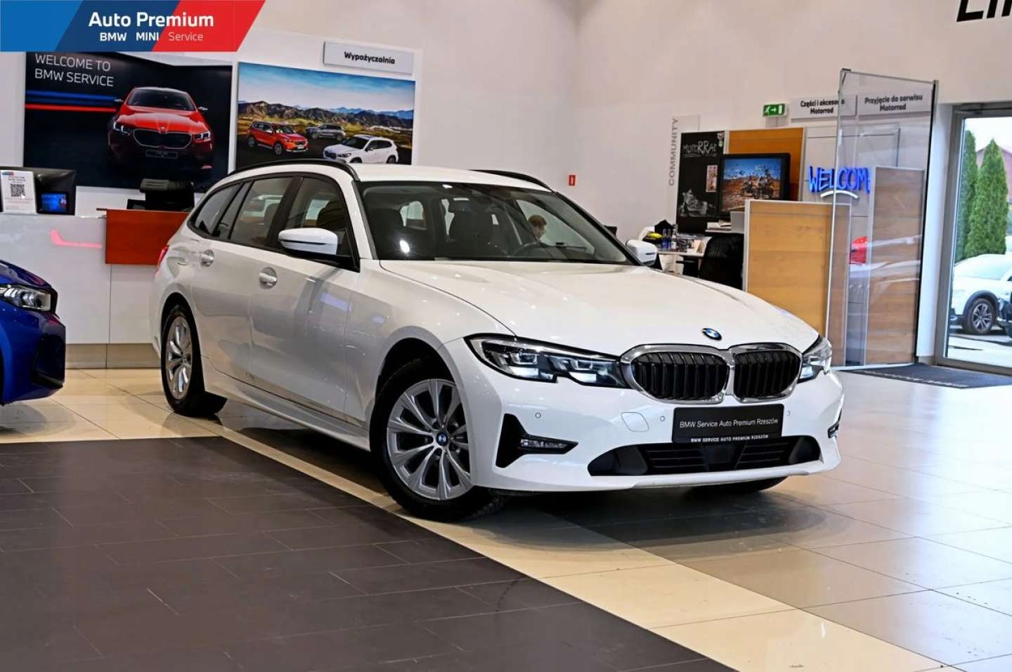 BMW Seria 3 318d TouringFV23LED Fog LightsModel AdvantageBMW Individual