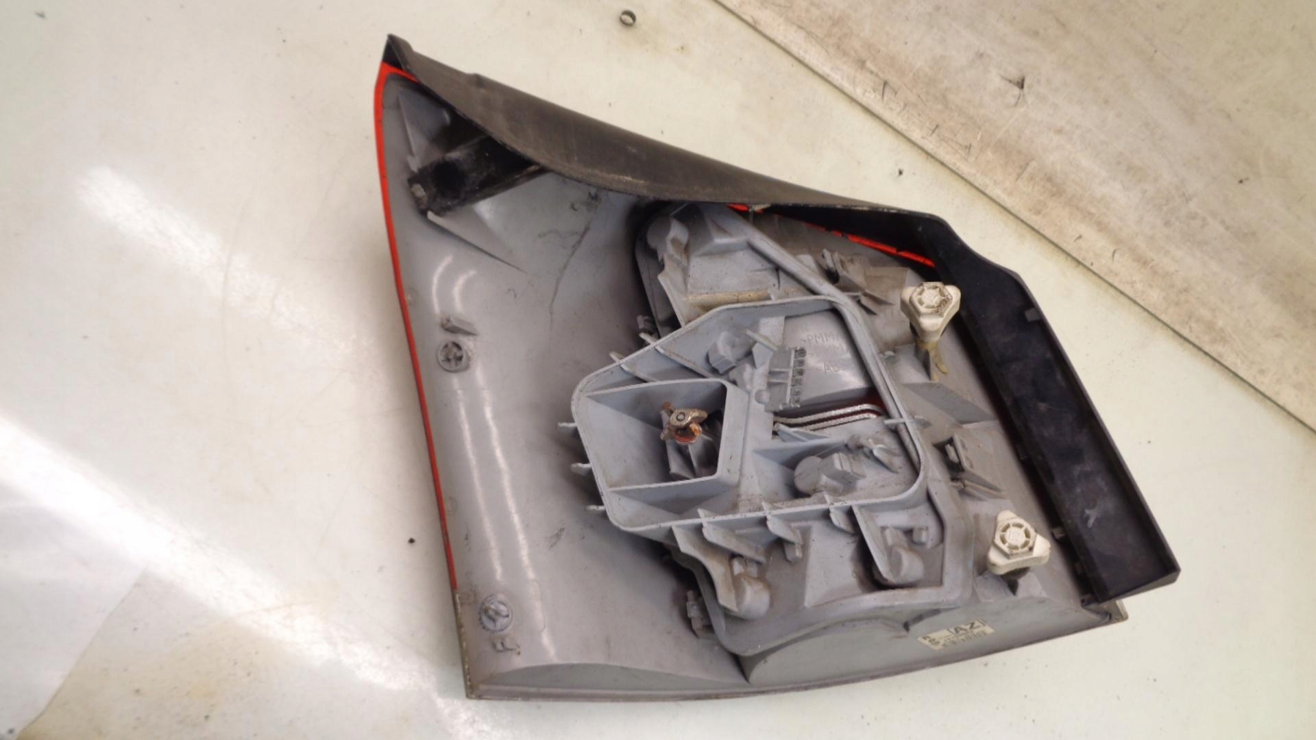 LAMPA PRAWY TYŁ OPEL SIGNUM Strona zabudowy prawa