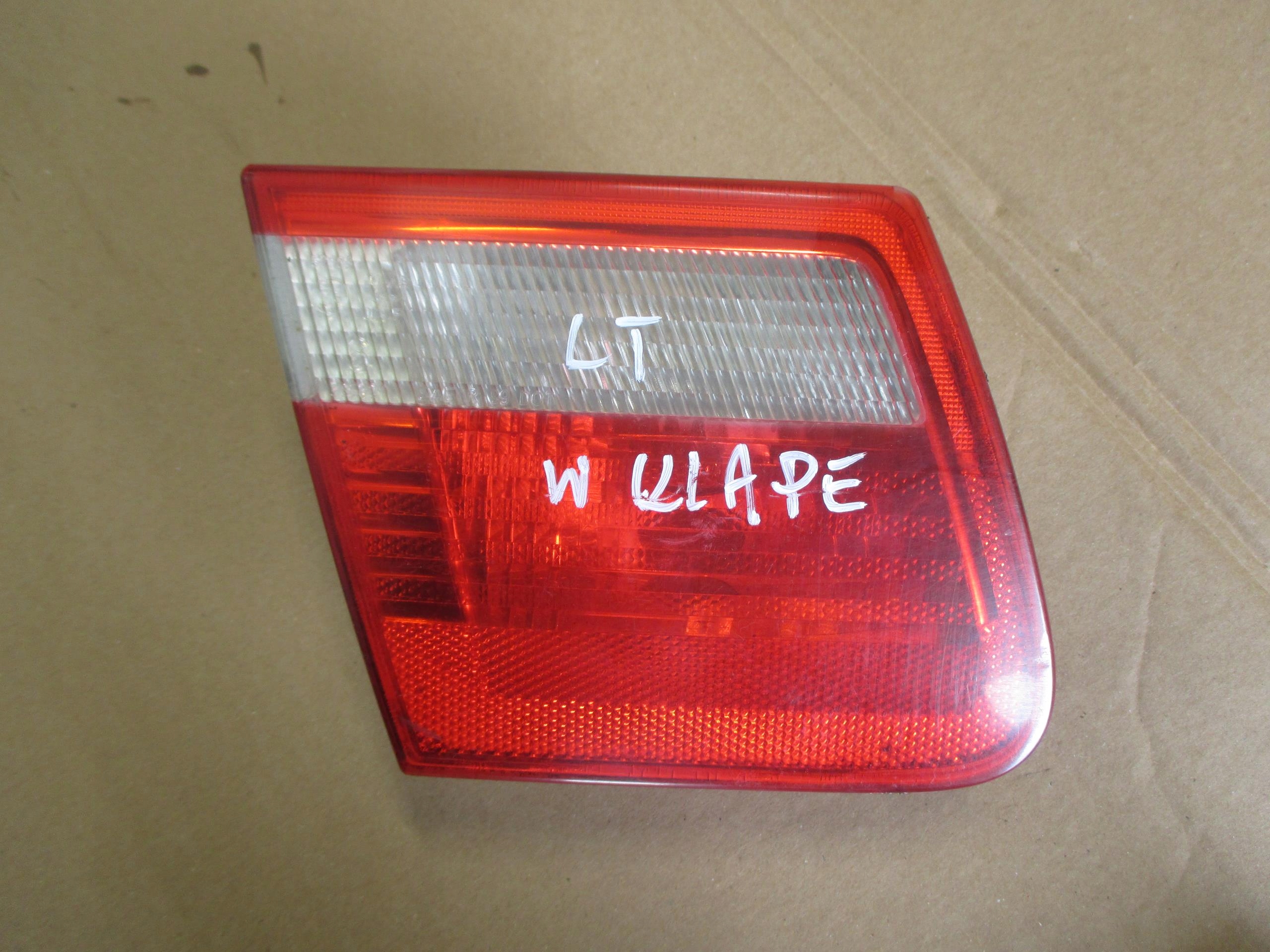 BMW 3 E46 TOURING KOMBI 01-05 LAMPA LEWA TYLNA W KLAPĘ