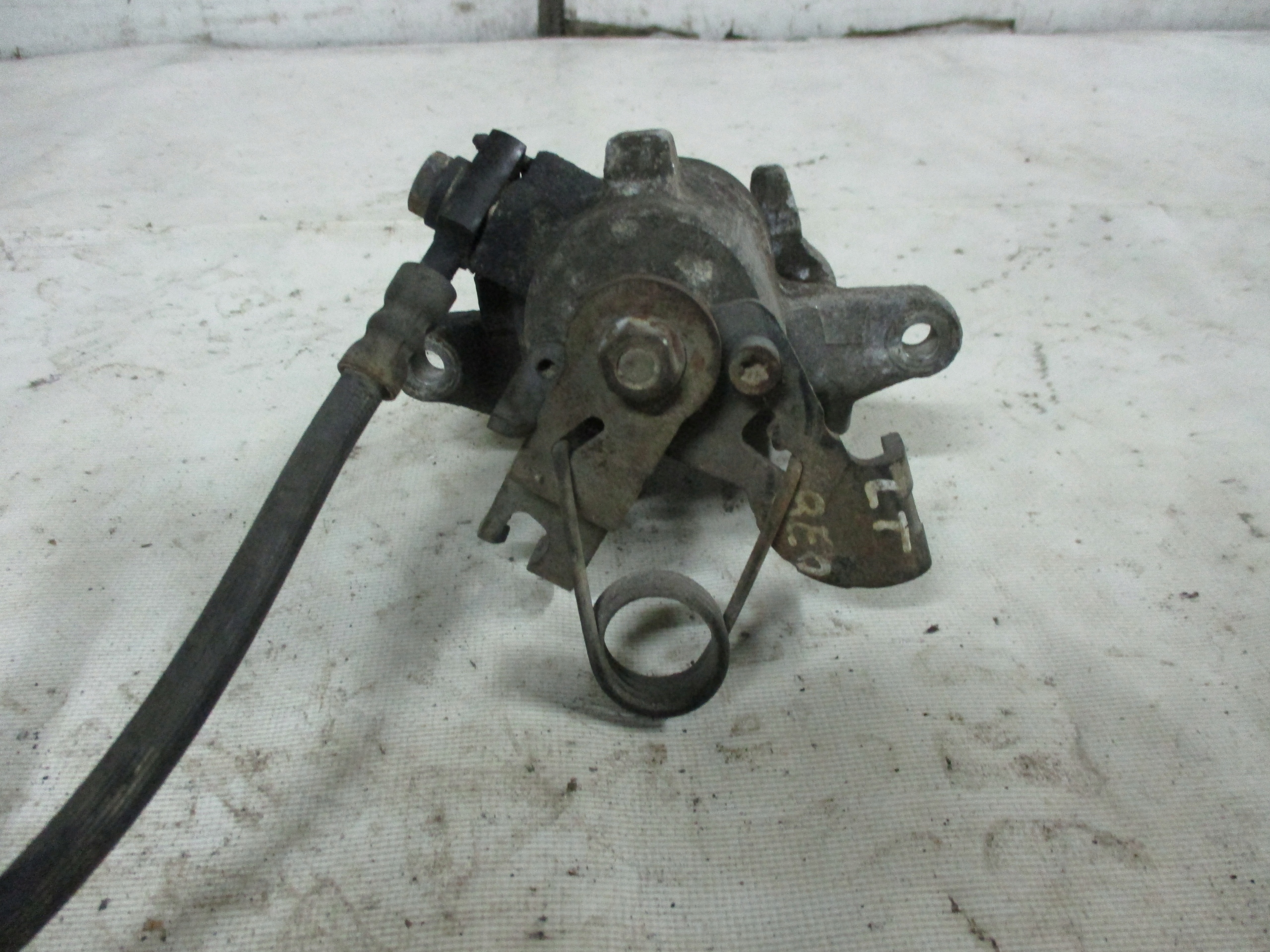 caliper left rear part Audi A4 B6 B7 8E0