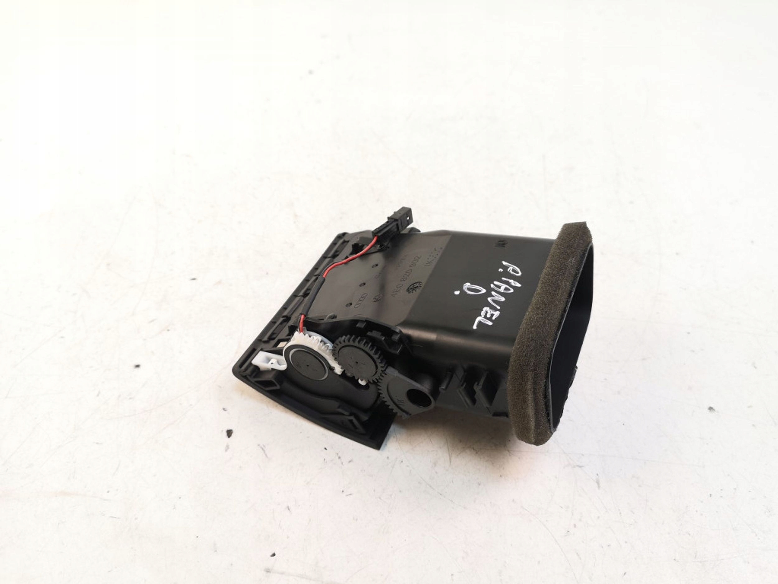 Audi A8 S8 D3 4E grid air conditioning devices side of the dashboard 2004 4E0820902