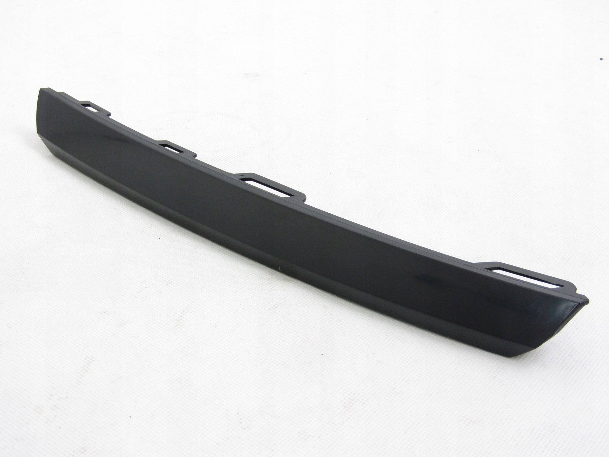 Nakładka Listwa w zderzak VW Tiguan R Line 16- LE